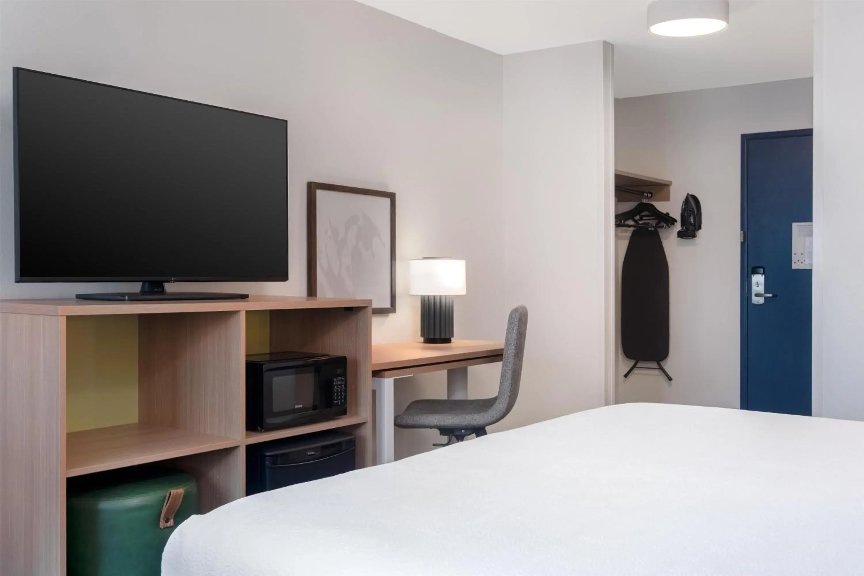 Bed in Spark by Hilton Springfield Eugene Bed in Spark by Hilton Springfield Eugene