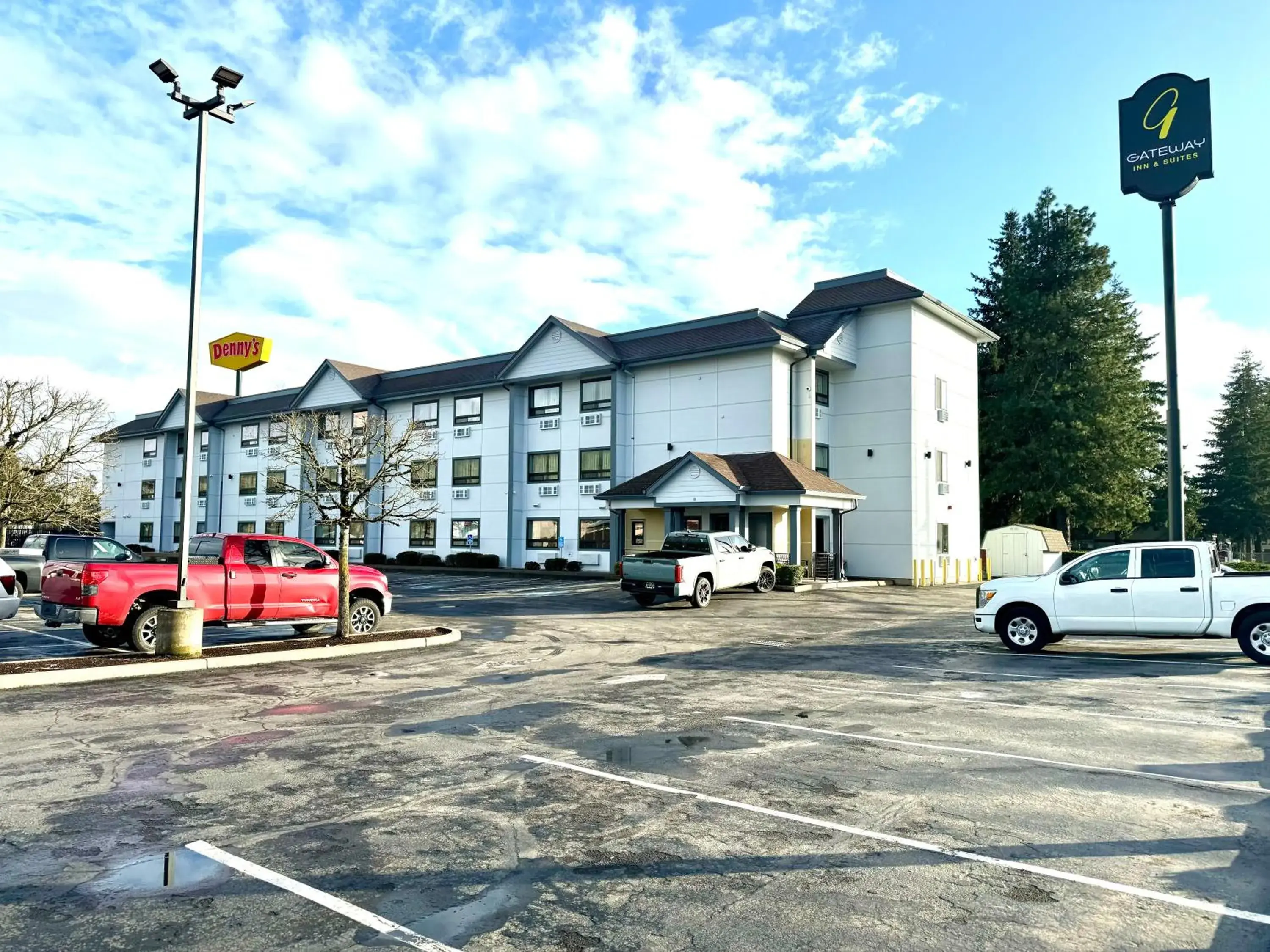 Property building in Spark by Hilton Springfield Eugene Property building in Spark by Hilton Springfield Eugene