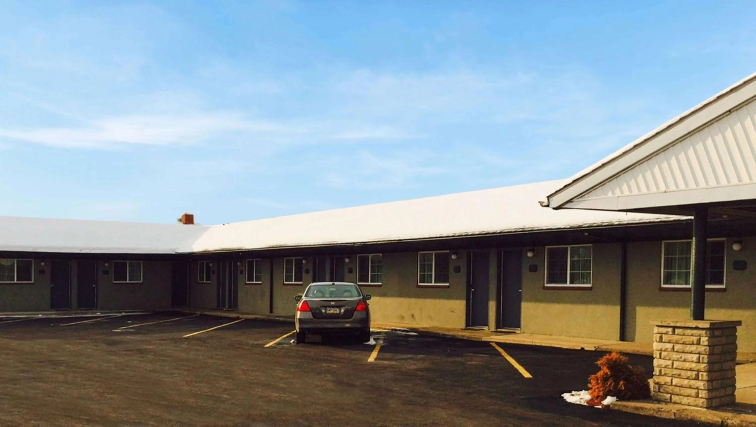 Property building in Relax Inn Bloomsburg