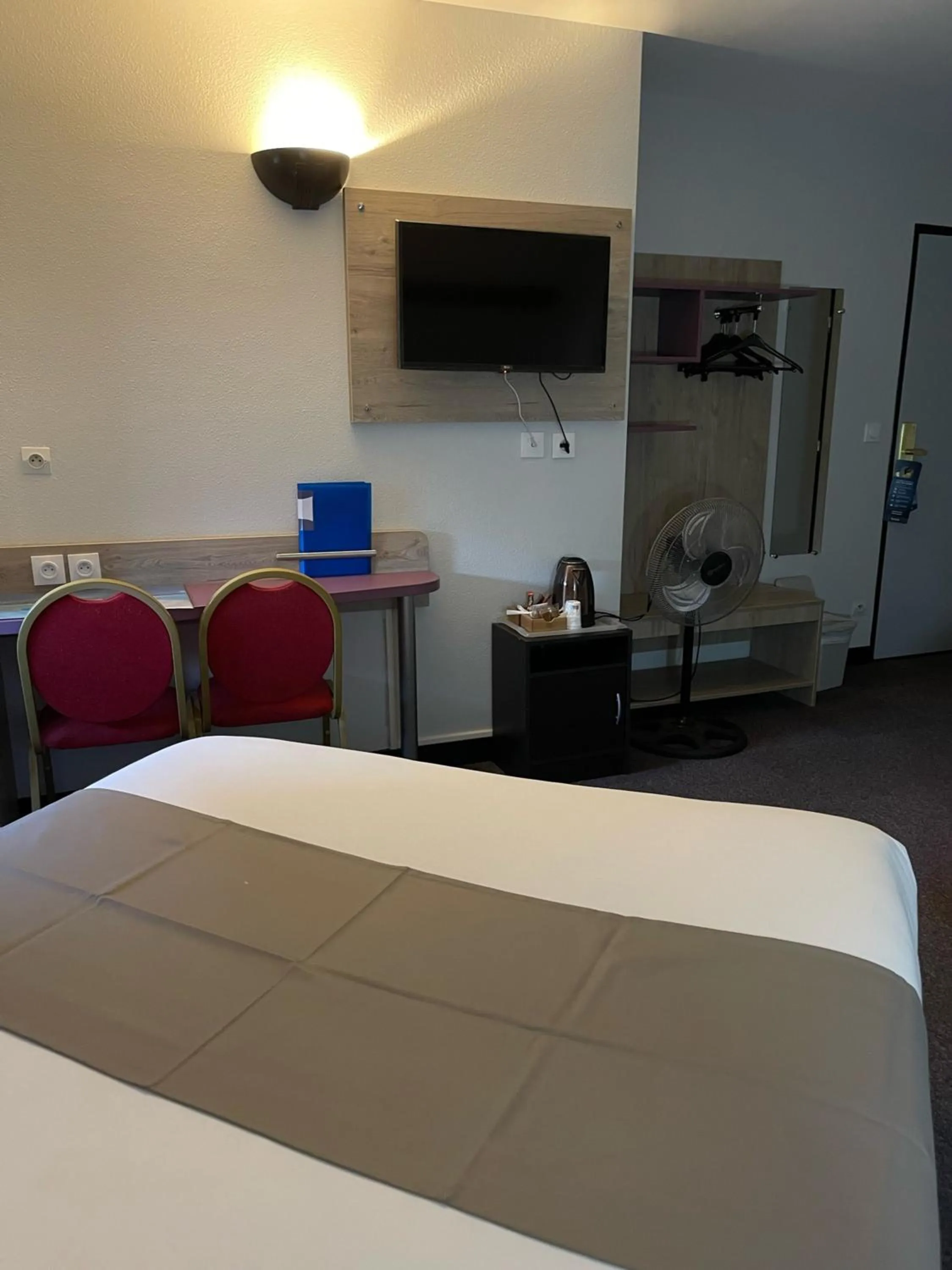 Bed in Kyriad Saint Fargeau Ponthierry - Apollonia