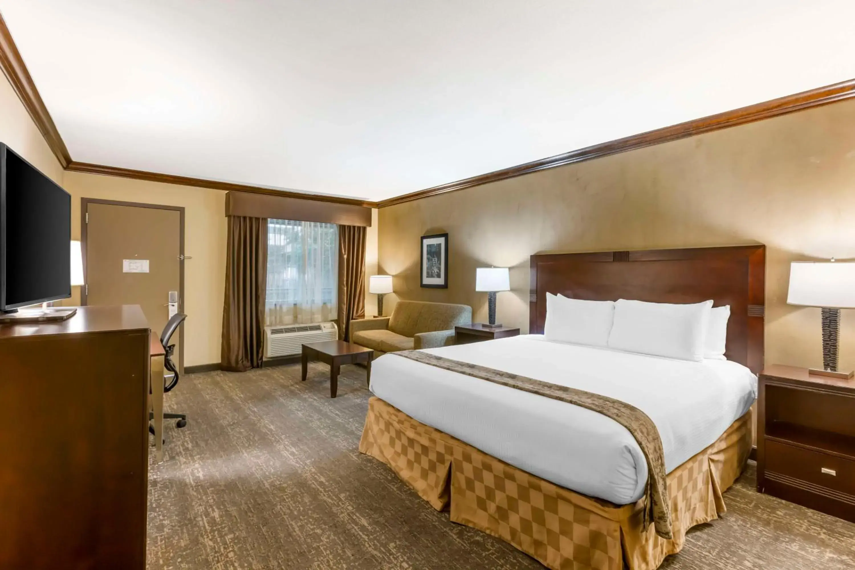 Bedroom, Bed in Best Western Plus Raton Hotel Bedroom, Bed in Best Western Plus Raton Hotel