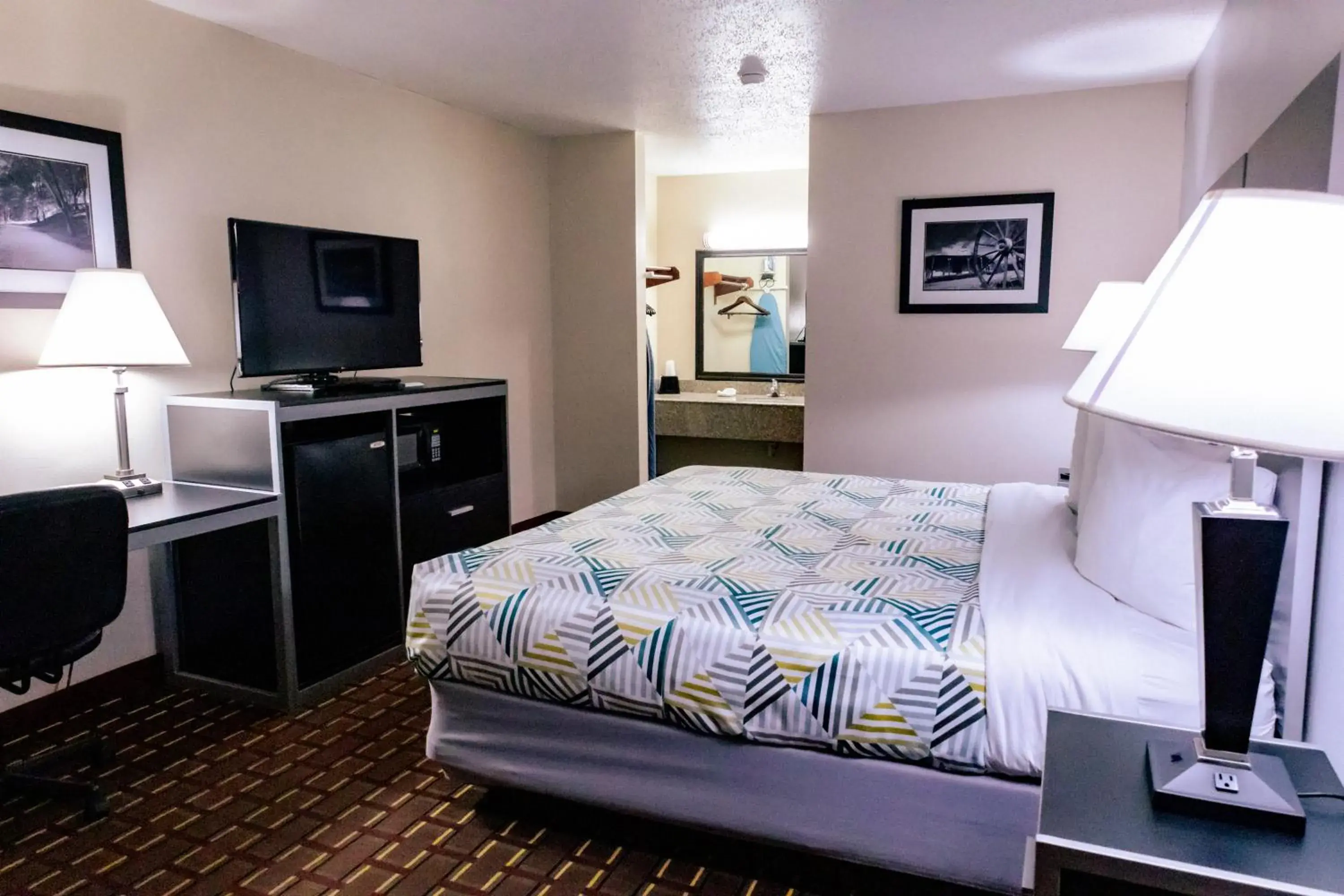 Bed in Motel 6 Nacogdoches, TX Bed in Motel 6 Nacogdoches, TX