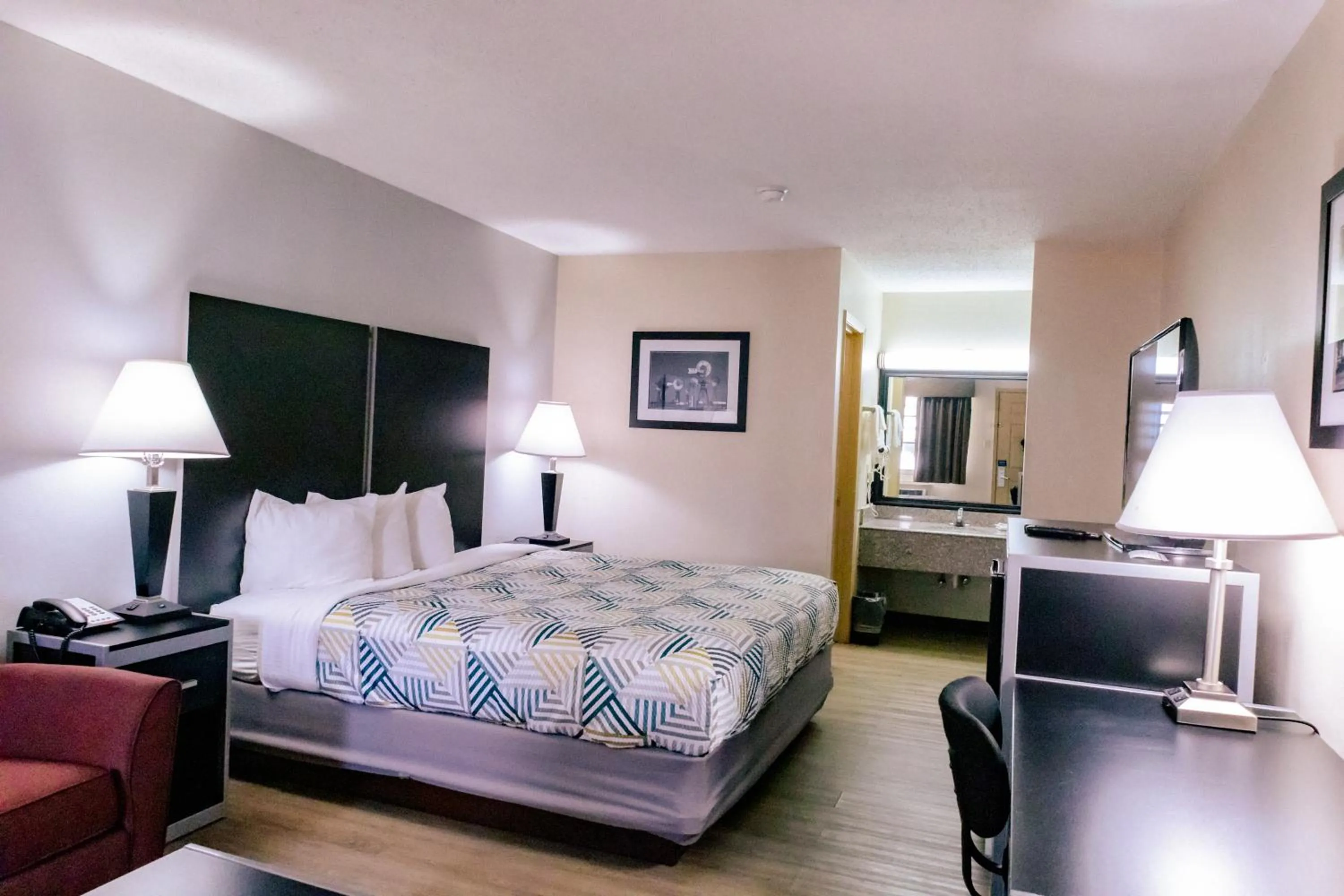 TV and multimedia, Bed in Motel 6 Nacogdoches, TX