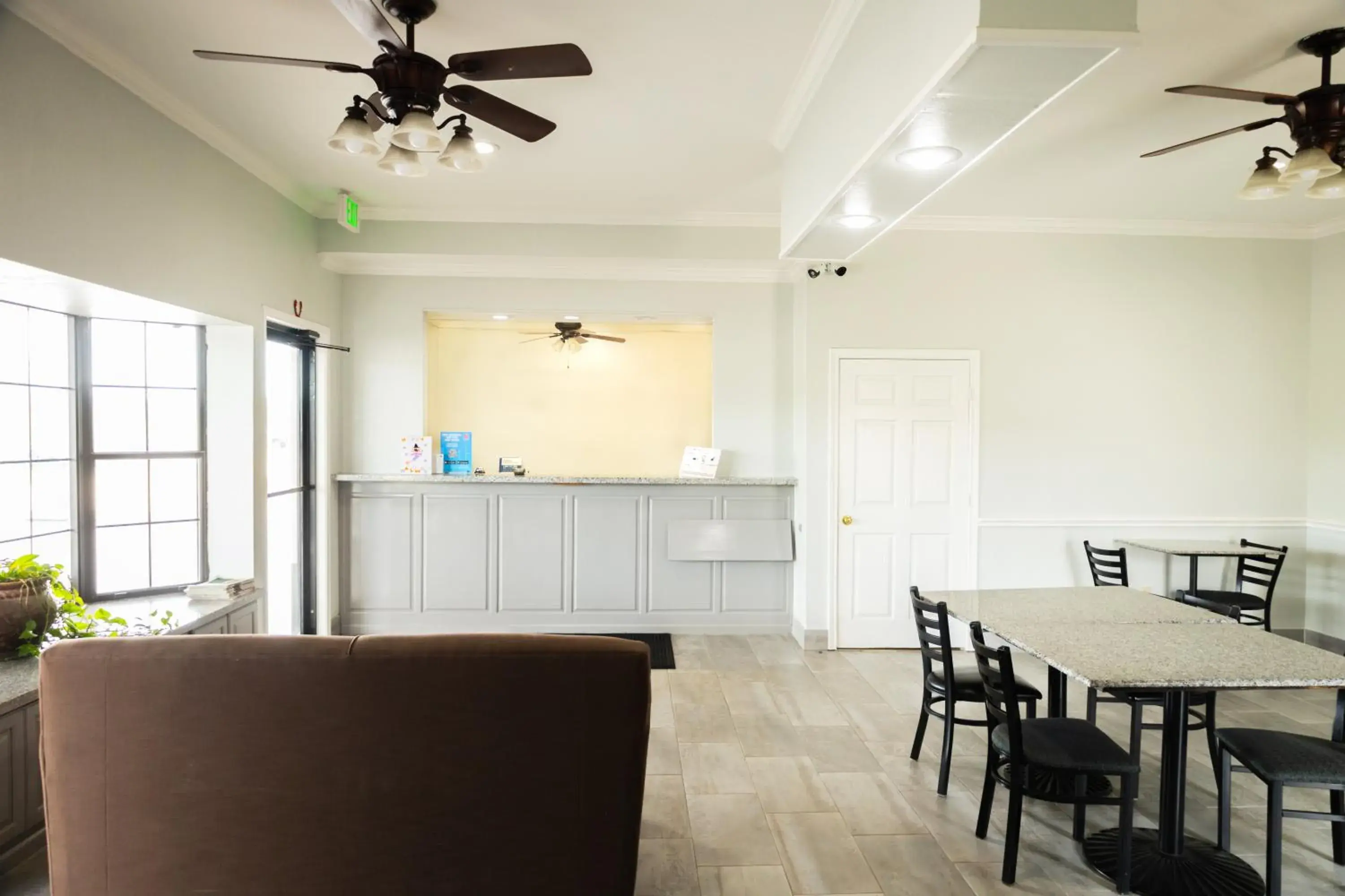 Lobby or reception in Motel 6 Nacogdoches, TX Lobby or reception in Motel 6 Nacogdoches, TX