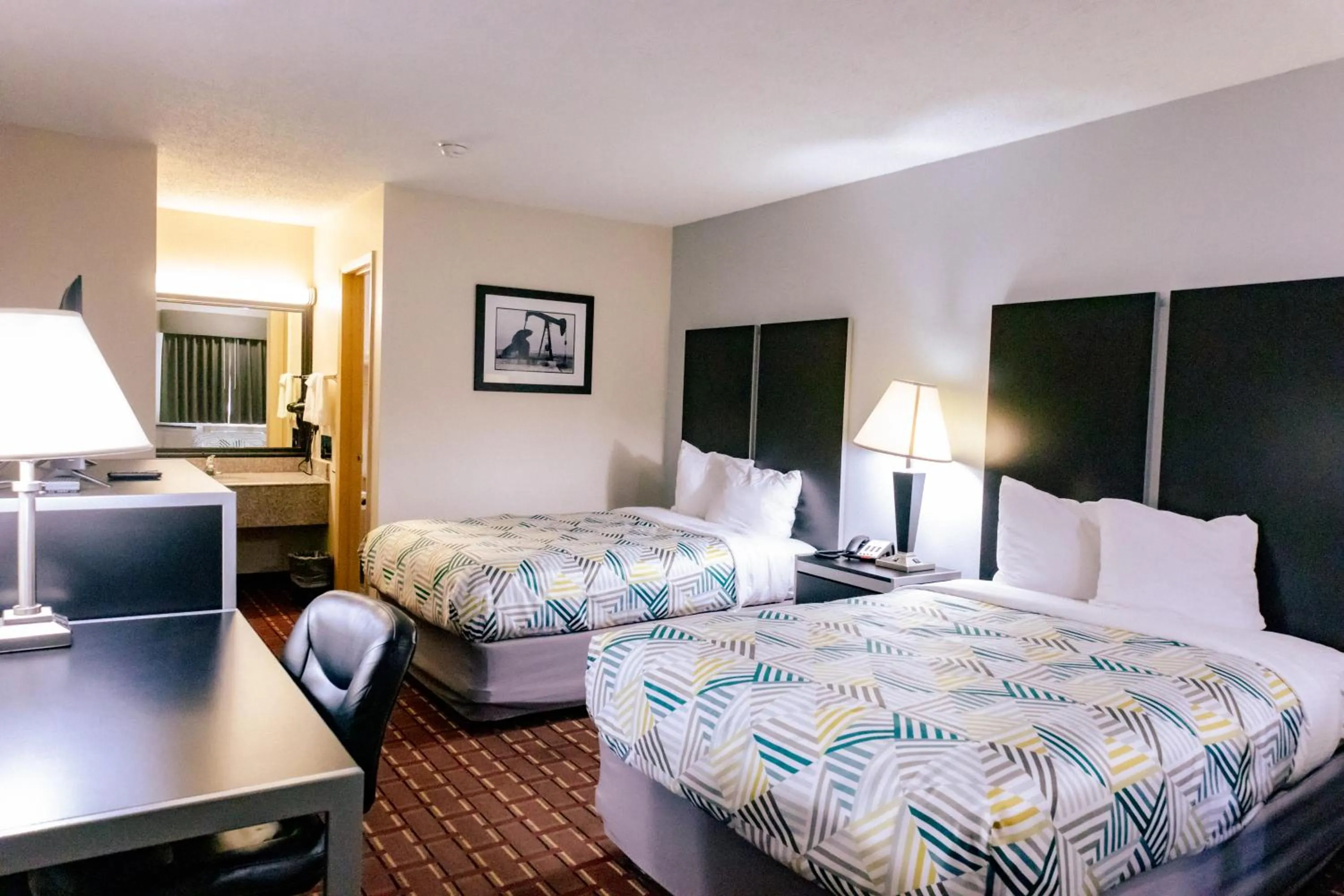 TV and multimedia, Bed in Motel 6 Nacogdoches, TX