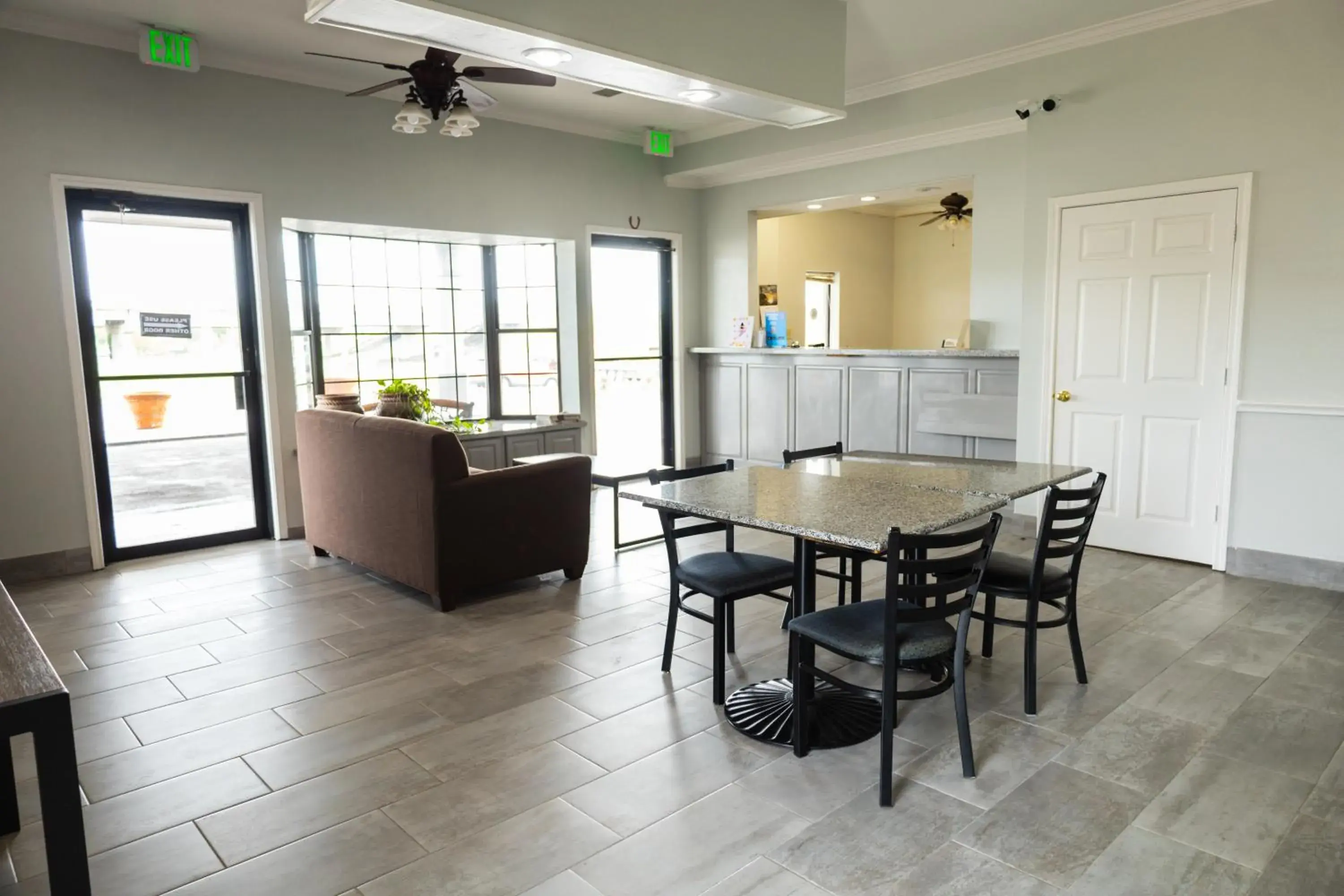 Lobby or reception in Motel 6 Nacogdoches, TX Lobby or reception in Motel 6 Nacogdoches, TX