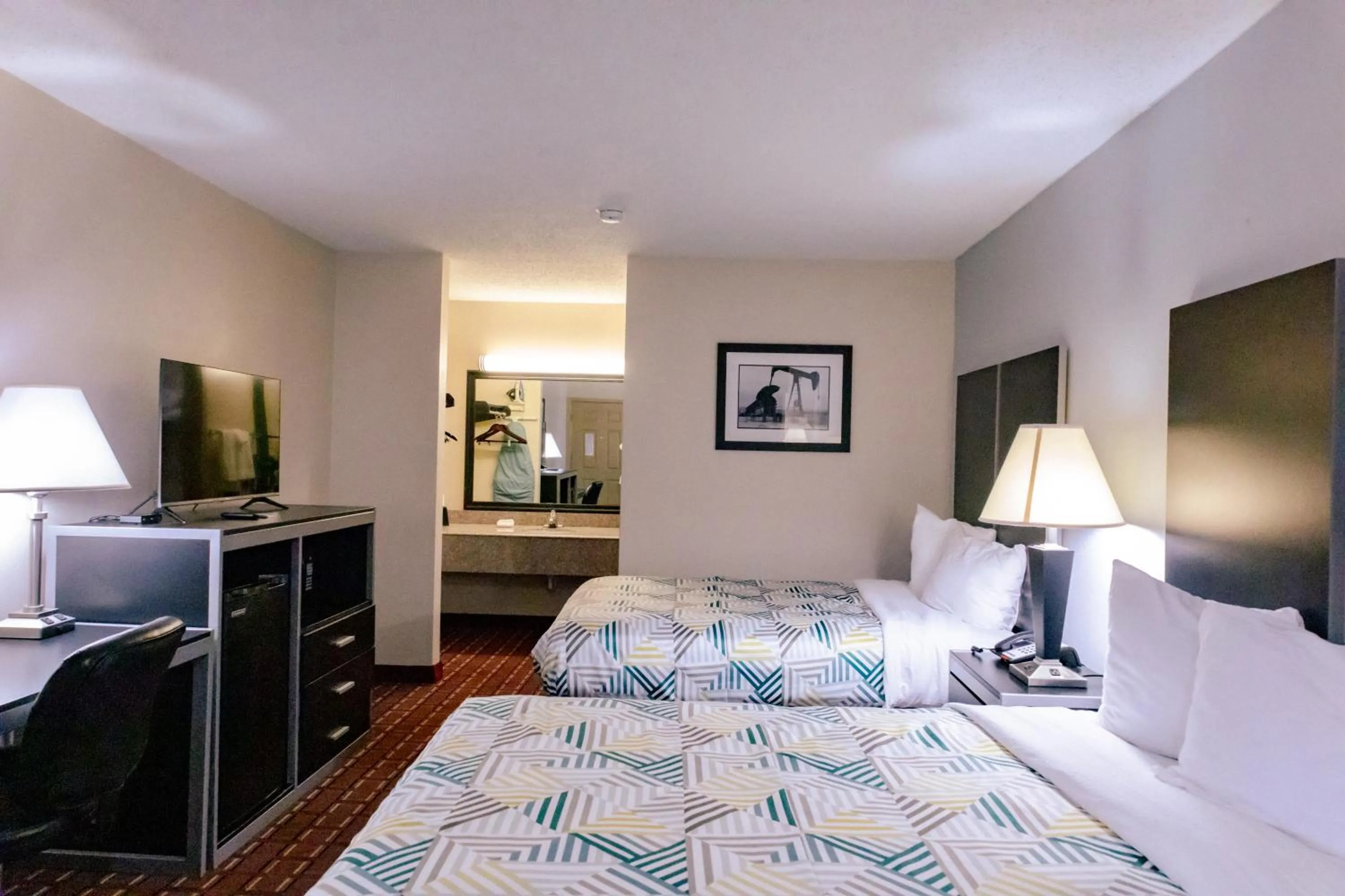 TV and multimedia, Bed in Motel 6 Nacogdoches, TX