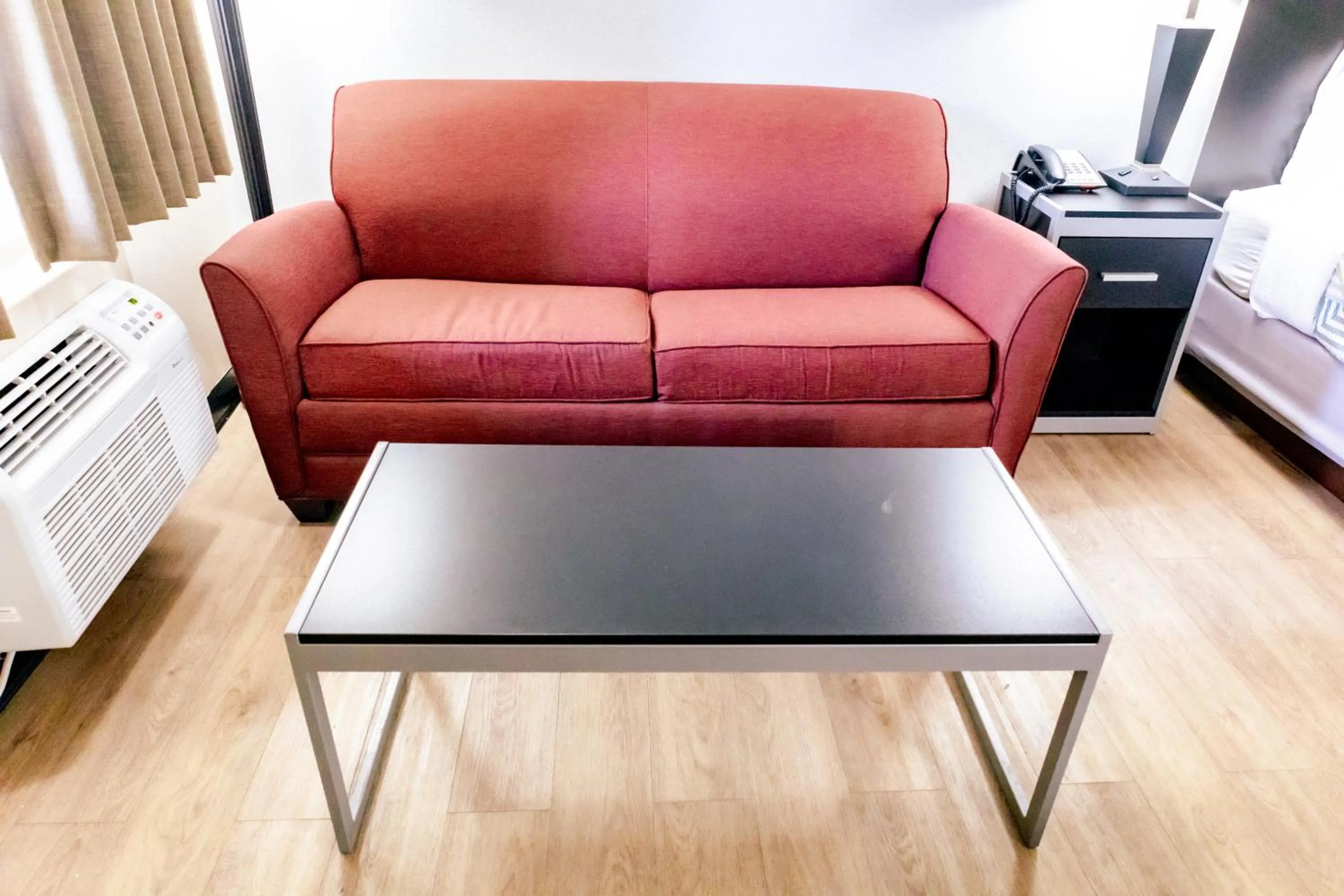 Seating area in Motel 6 Nacogdoches, TX