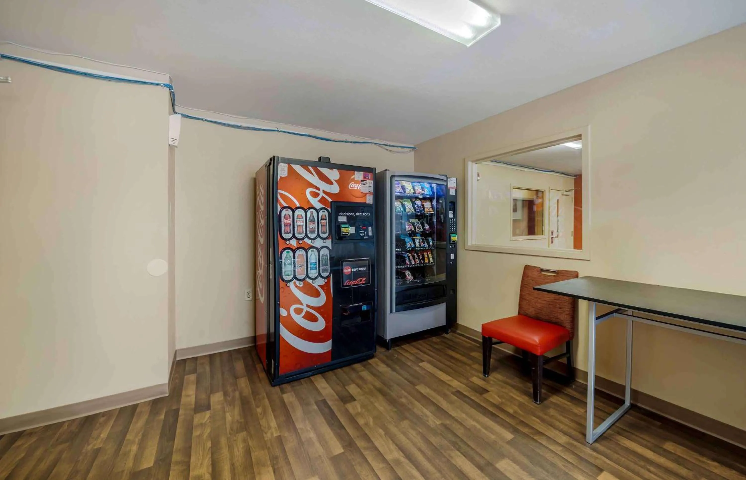 Property building in Extended Stay America Suites - Oklahoma City - Northwest