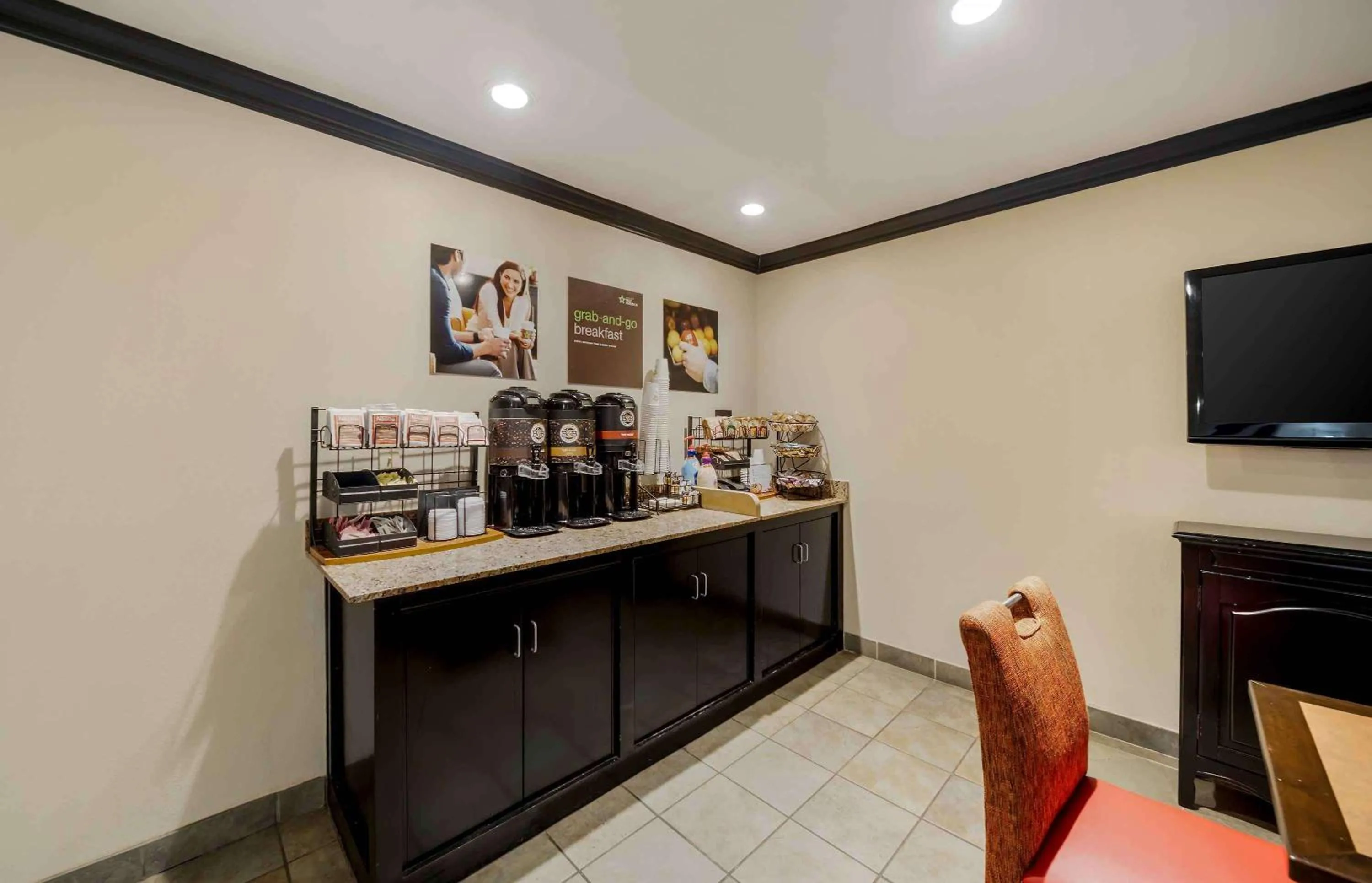Breakfast in Extended Stay America Suites - Oklahoma City - Northwest