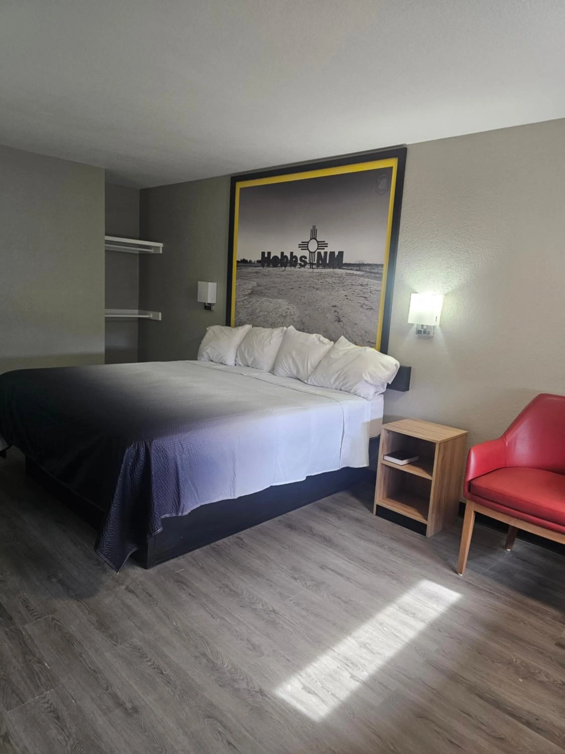 Bedroom, Bed in Super 8 by Wyndham Hobbs