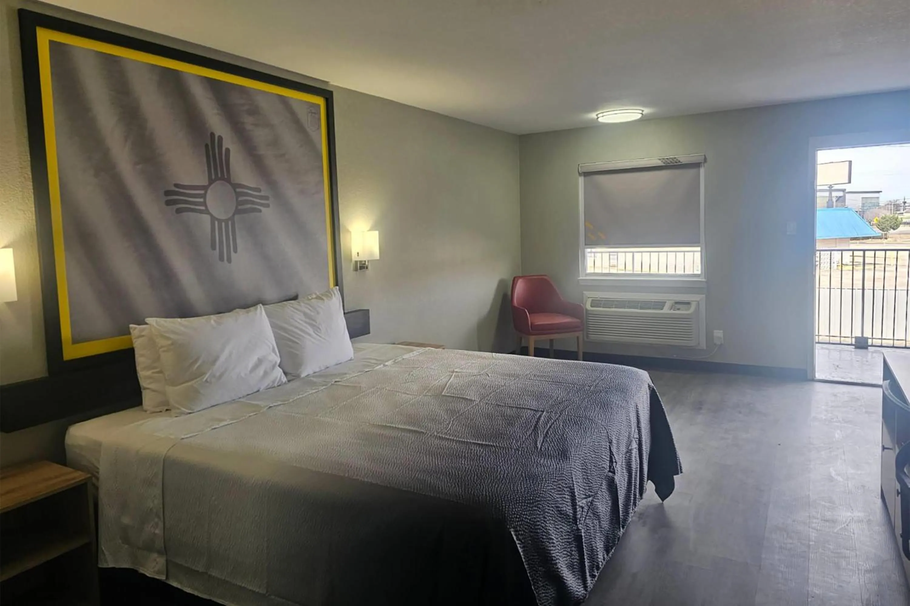 Photo of the whole room, Bed in Super 8 by Wyndham Hobbs