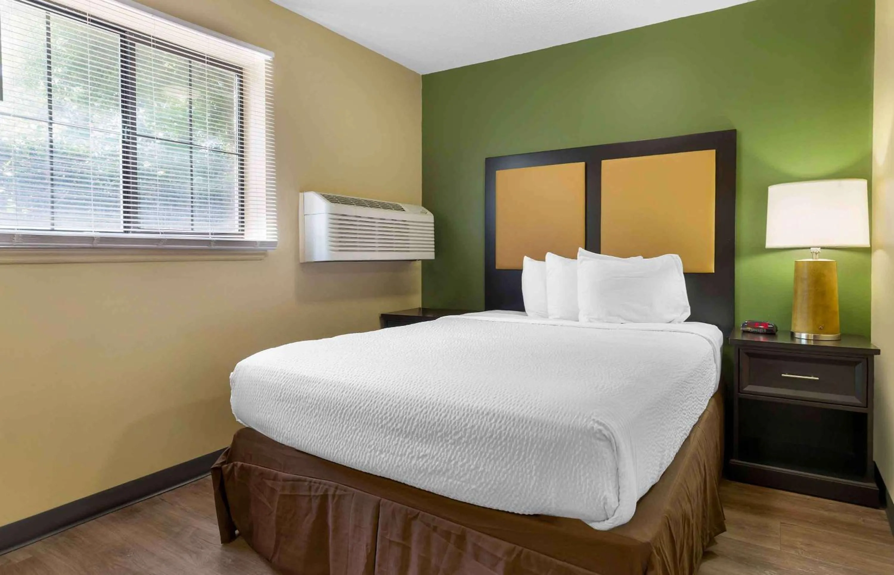 Bedroom in Extended Stay America Suites - Raleigh - Cary - Harrison Ave