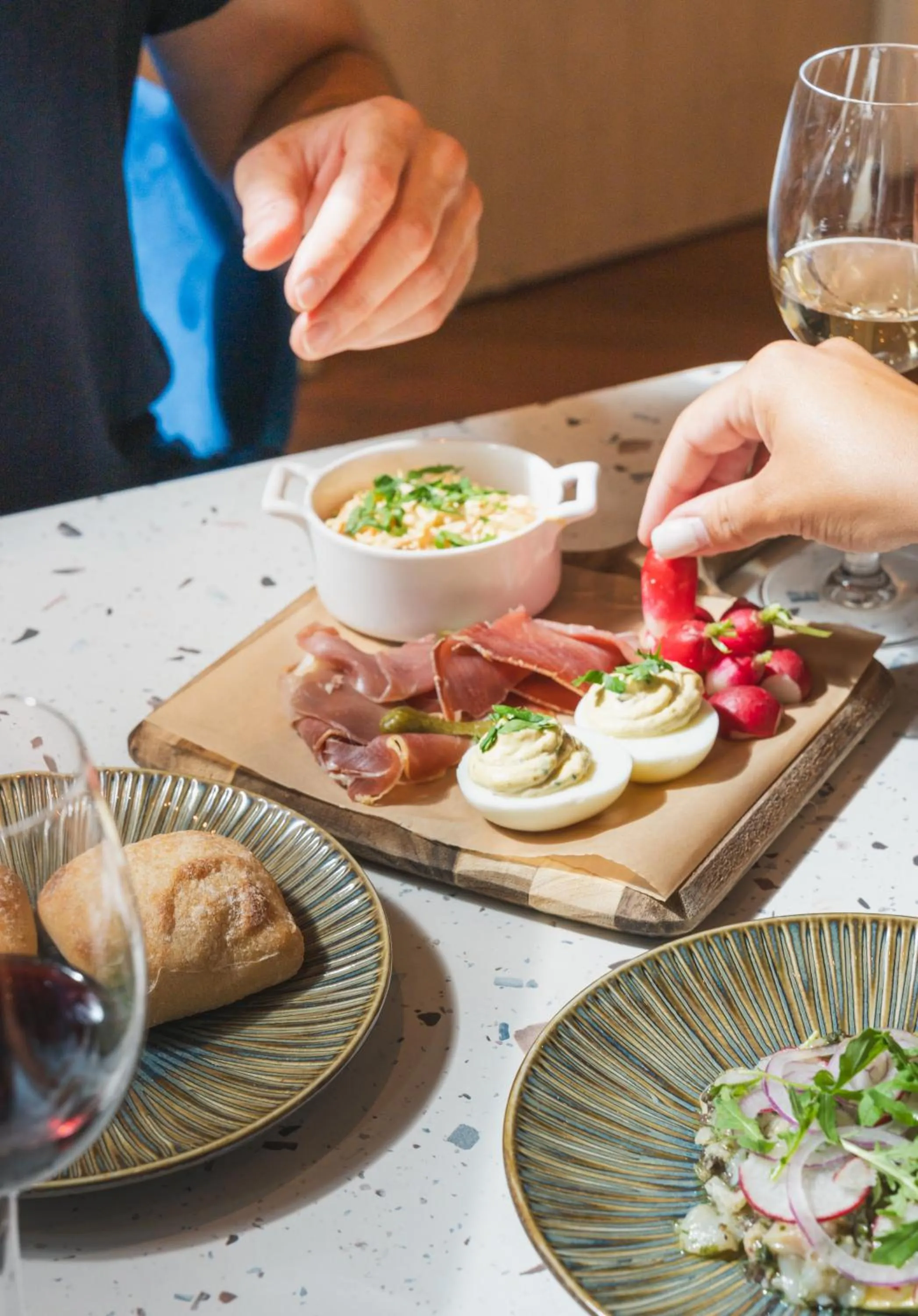 Restaurant/places to eat in Mercure Paris Gare Montparnasse TGV