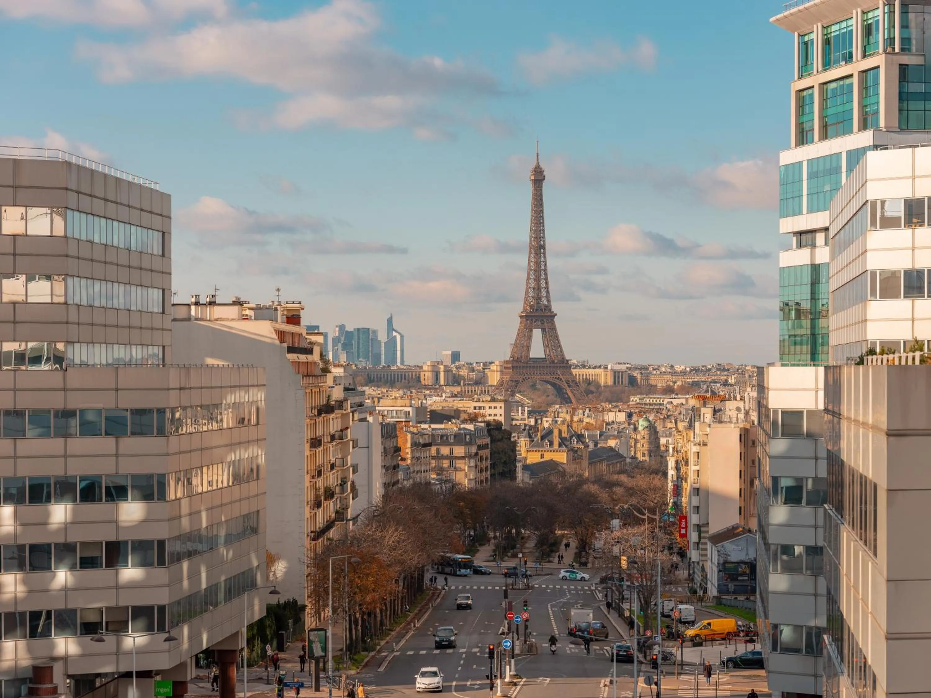 Landmark view in Mercure Paris Gare Montparnasse TGV