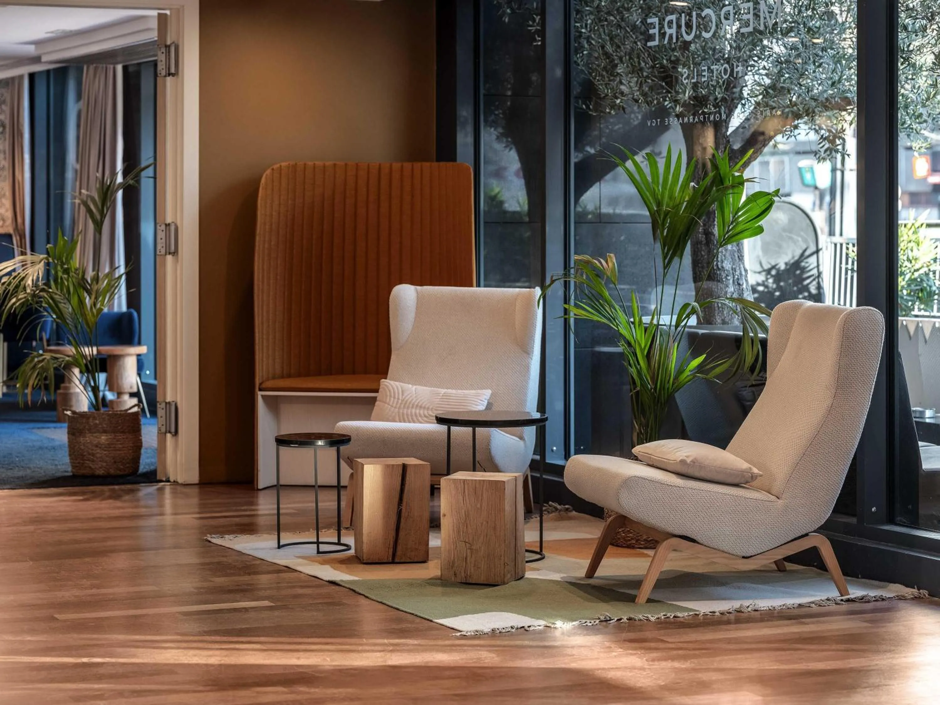 Property building in Mercure Paris Gare Montparnasse TGV