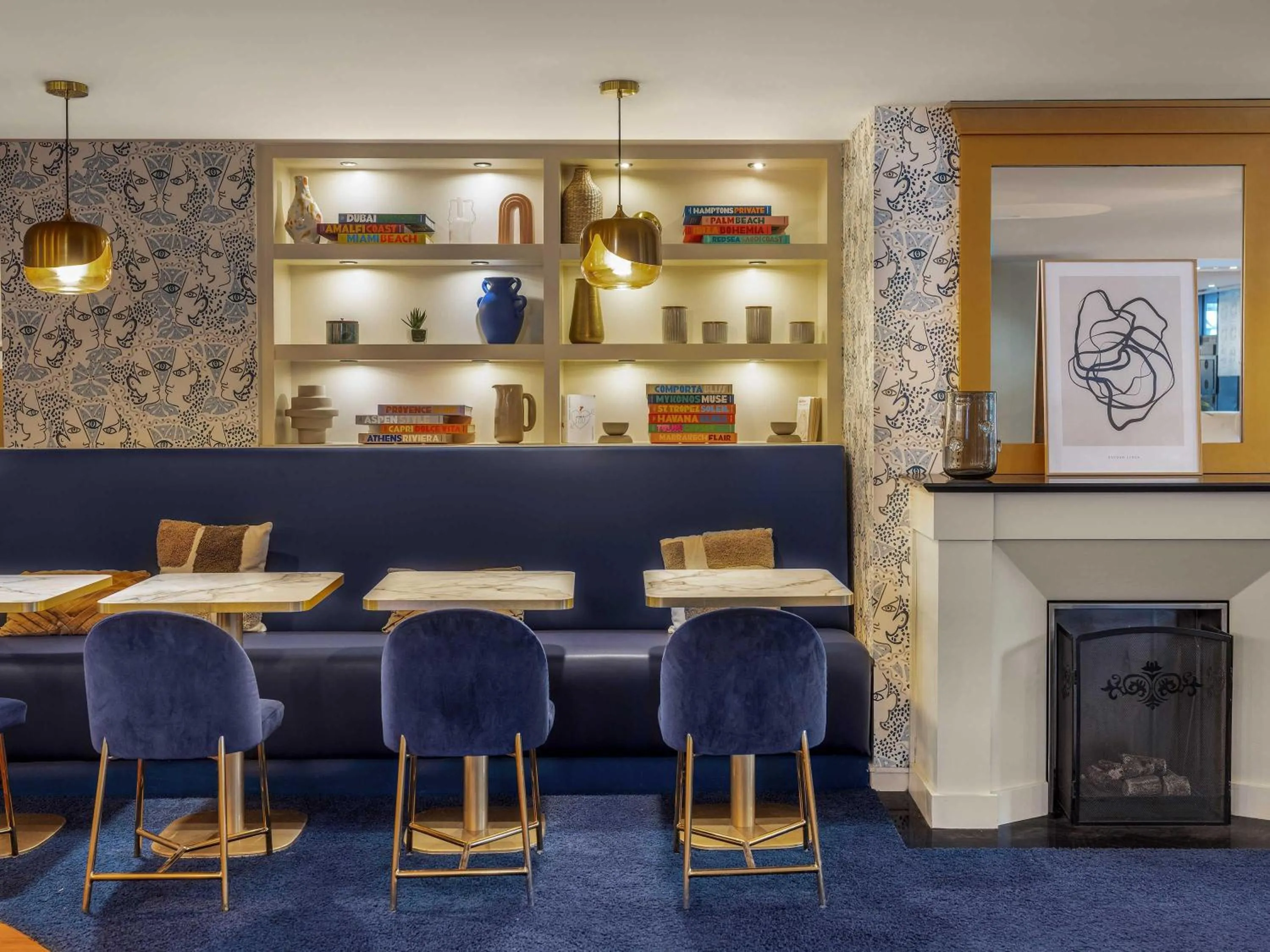 Lounge or bar in Mercure Paris Gare Montparnasse TGV