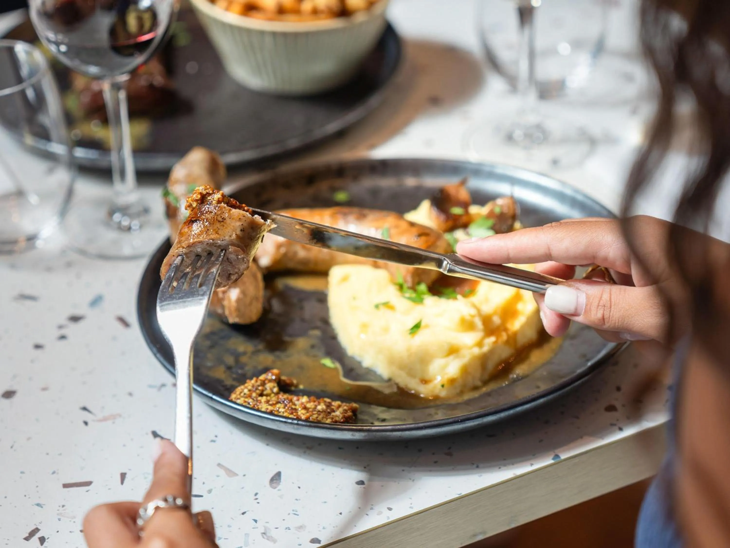 Restaurant/places to eat in Mercure Paris Gare Montparnasse TGV