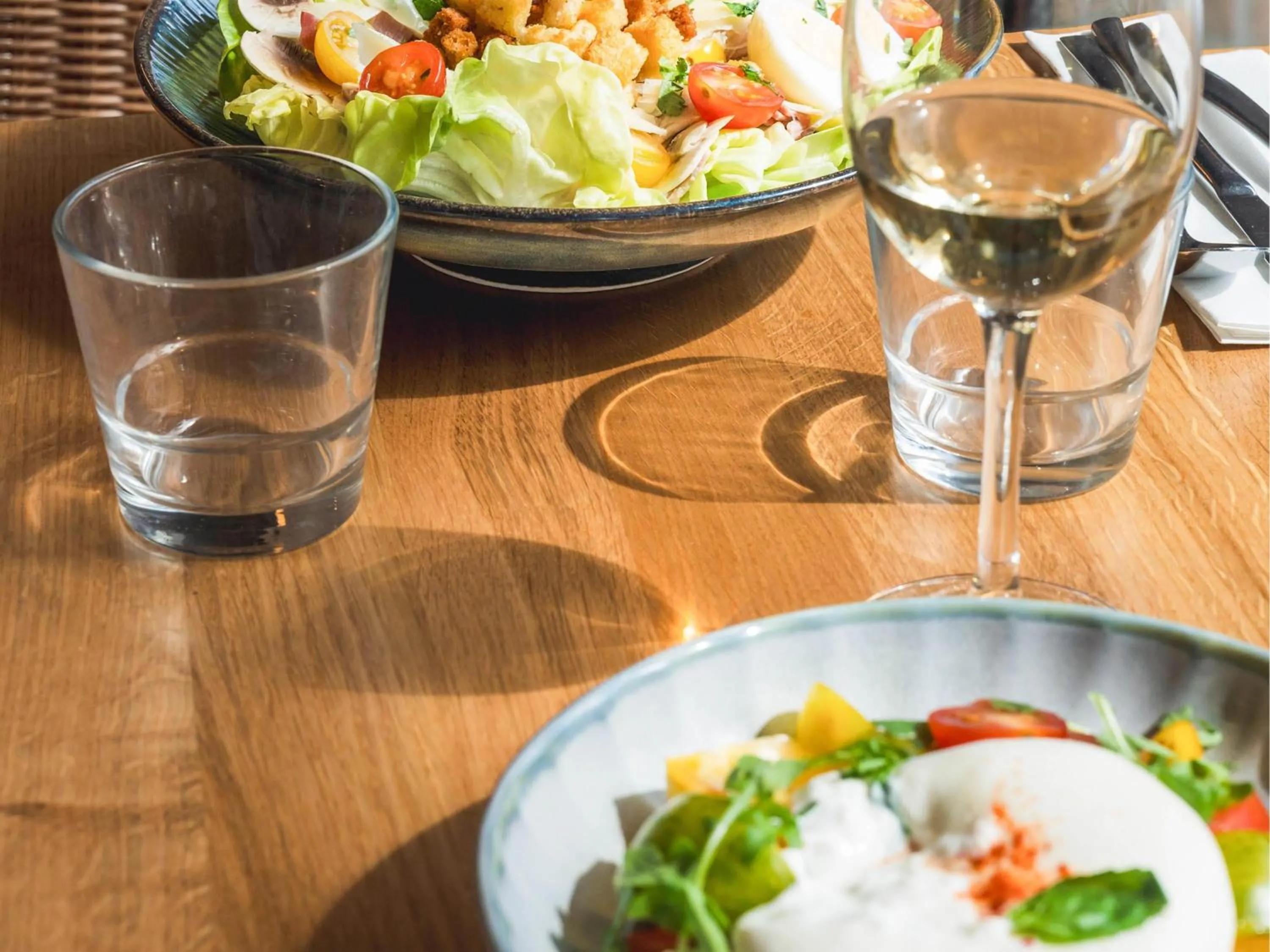 Restaurant/places to eat in Mercure Paris Gare Montparnasse TGV