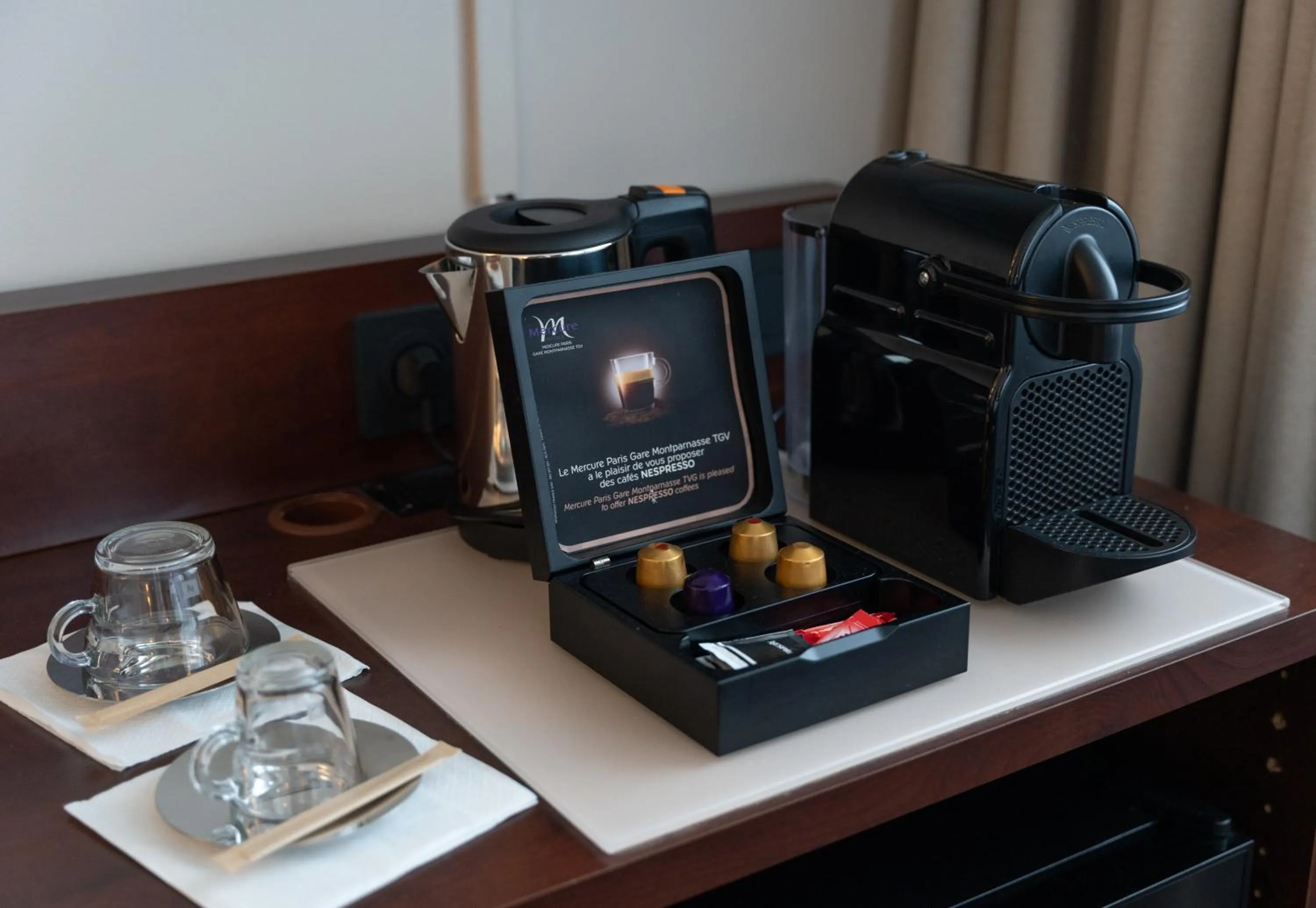 Coffee/tea facilities in Mercure Paris Gare Montparnasse TGV