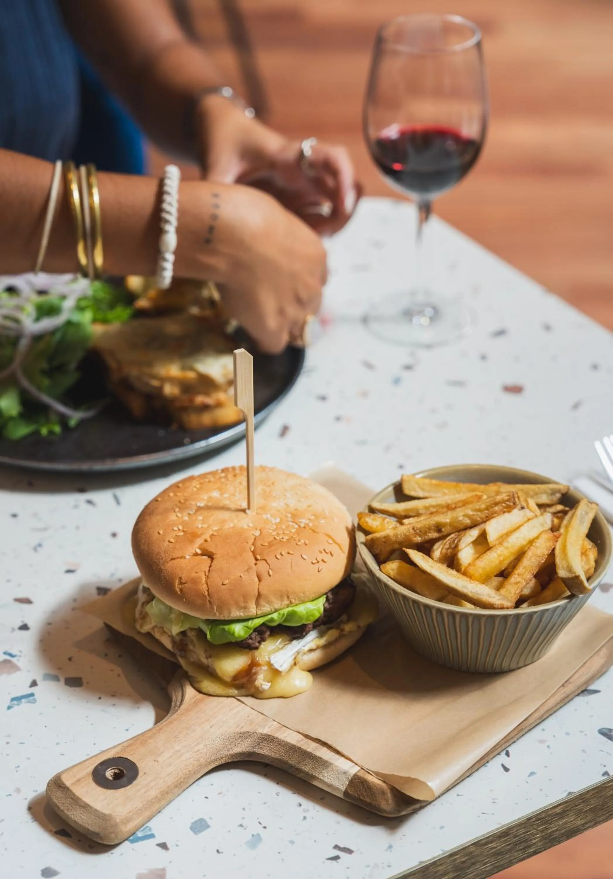 Restaurant/places to eat in Mercure Paris Gare Montparnasse TGV