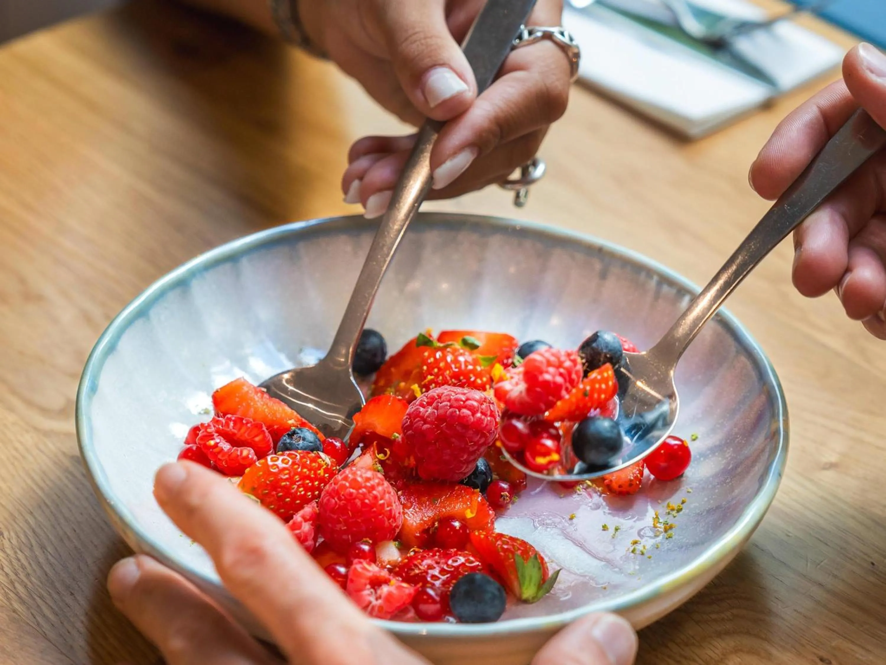 Restaurant/places to eat in Mercure Paris Gare Montparnasse TGV