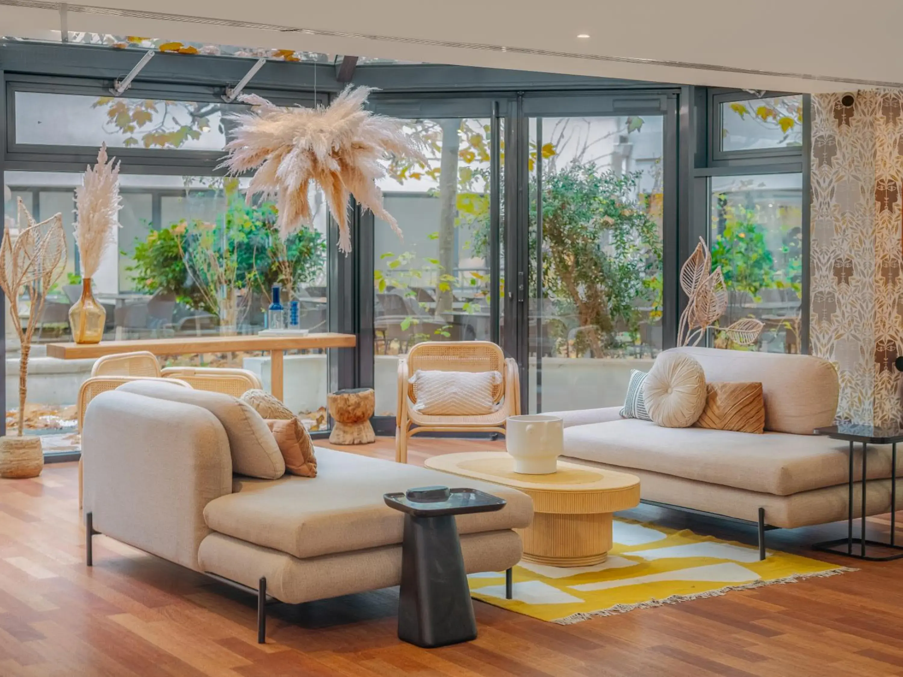 Lobby or reception in Mercure Paris Gare Montparnasse TGV Lobby or reception in Mercure Paris Gare Montparnasse TGV