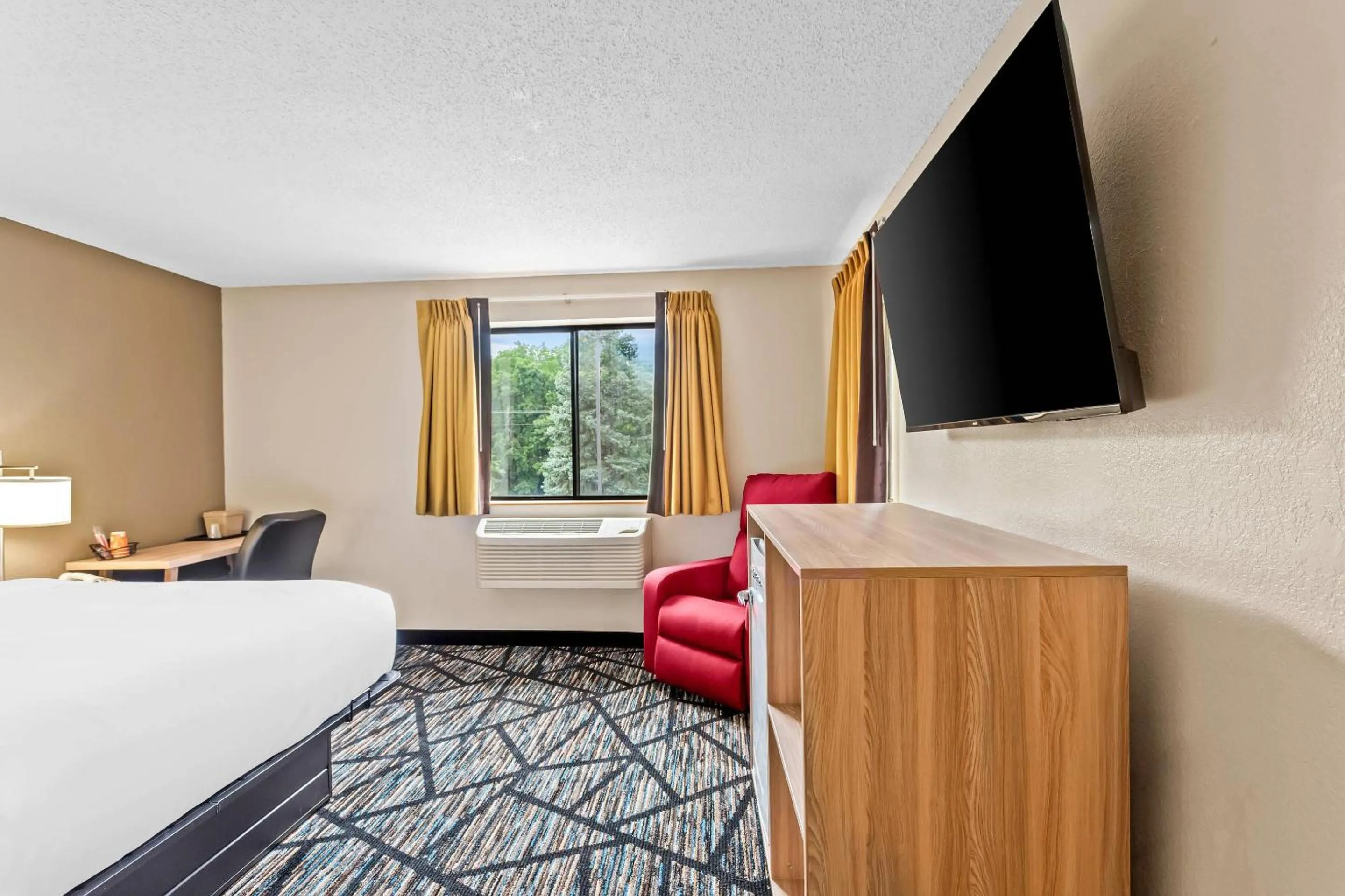 Bedroom, Bed in Quality Inn & Suites Howe - Sturgis