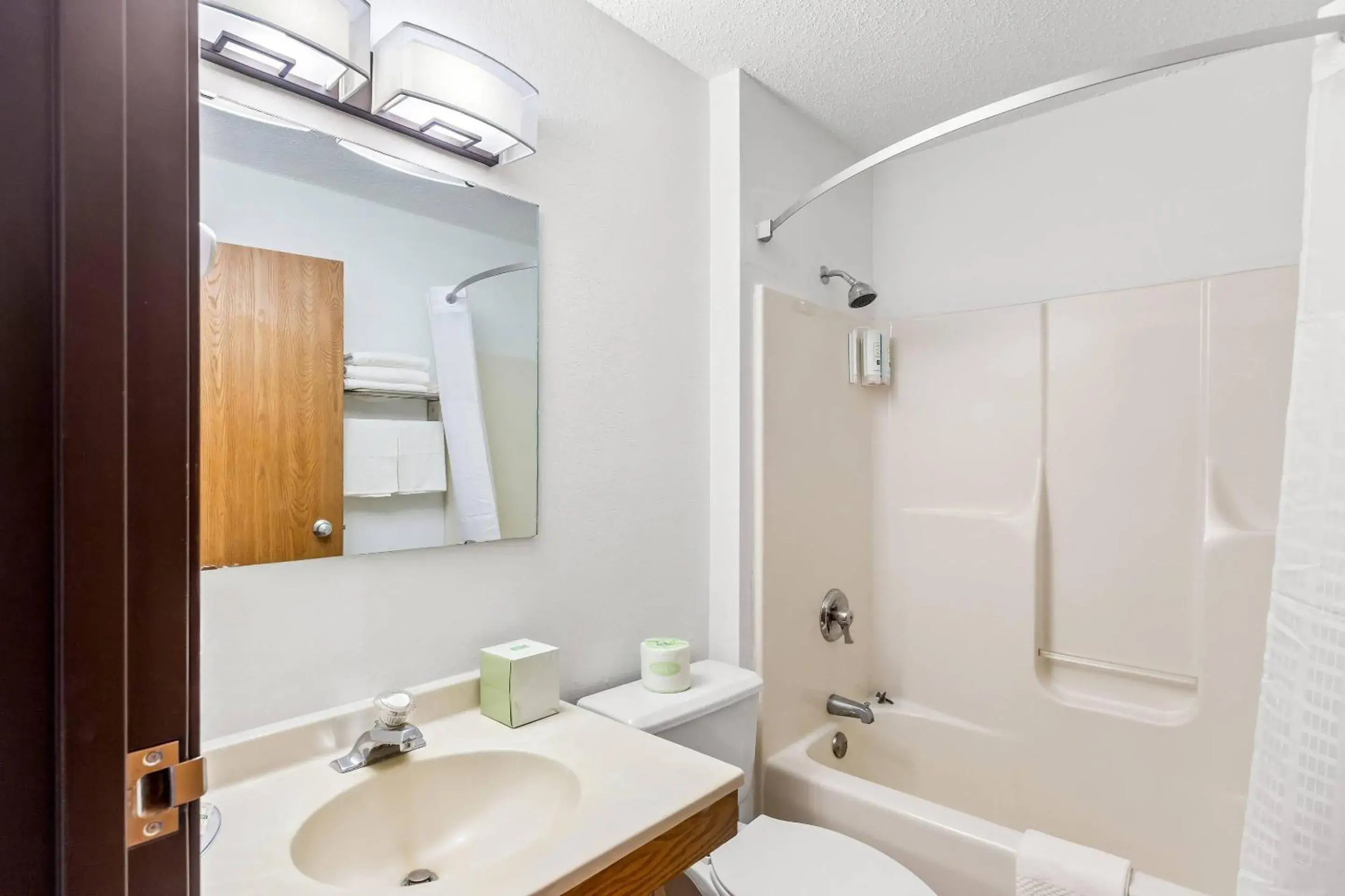 Bedroom in Quality Inn & Suites Howe - Sturgis Bedroom in Quality Inn & Suites Howe - Sturgis