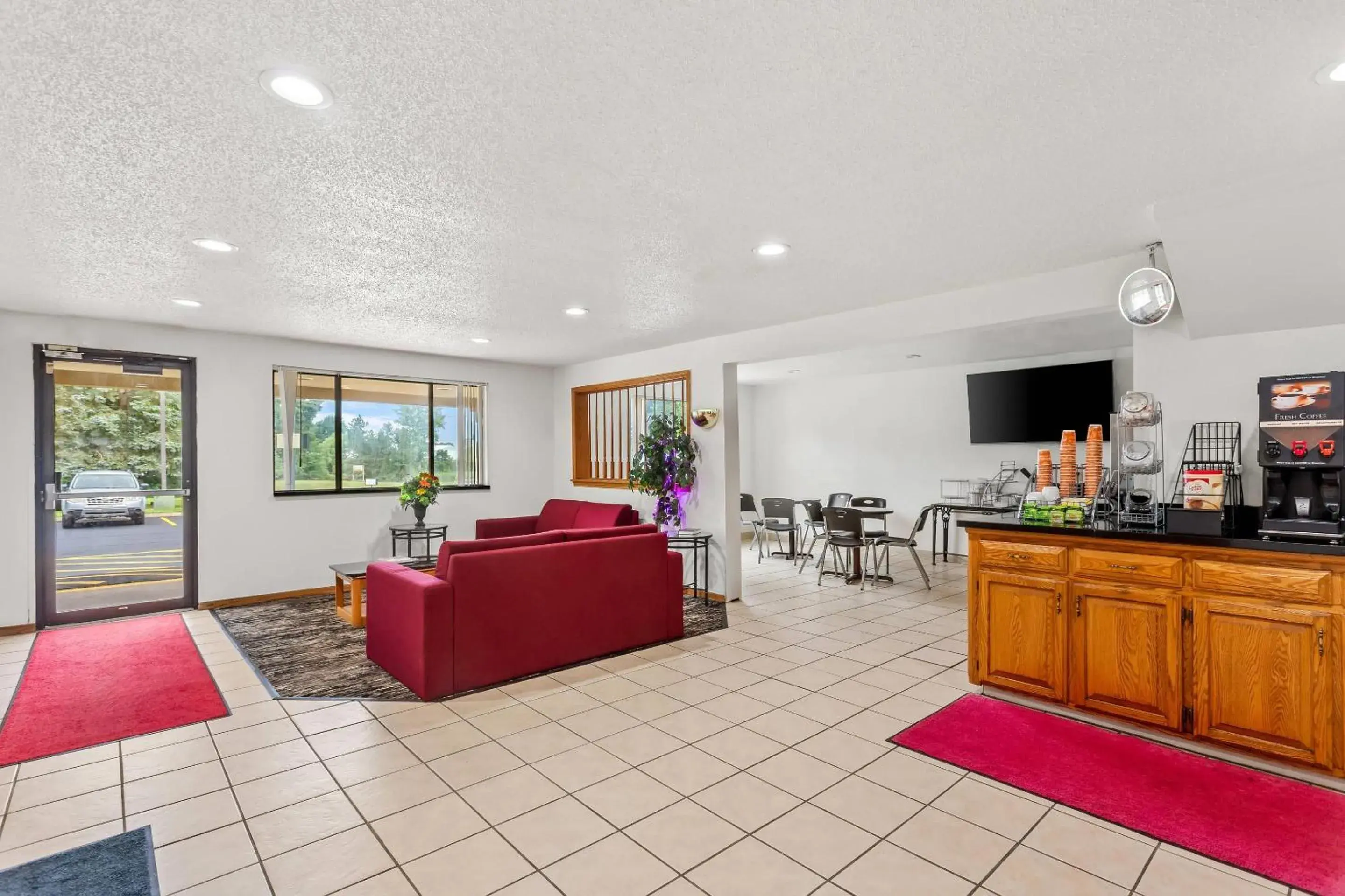 Lobby or reception in Quality Inn & Suites Howe - Sturgis Lobby or reception in Quality Inn & Suites Howe - Sturgis