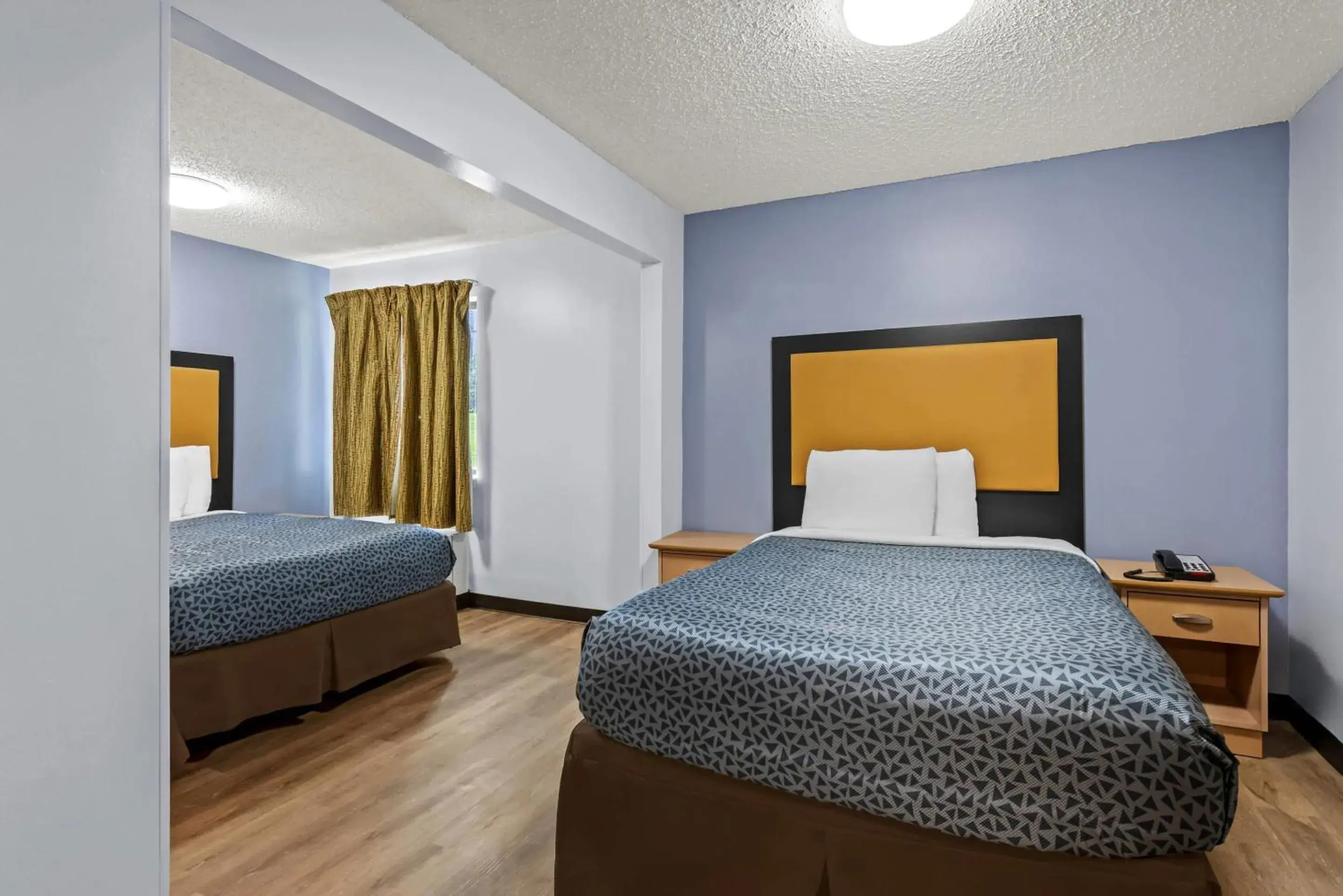 Bed in Suburban Studios Brentwood - Nashville Bed in Suburban Studios Brentwood - Nashville