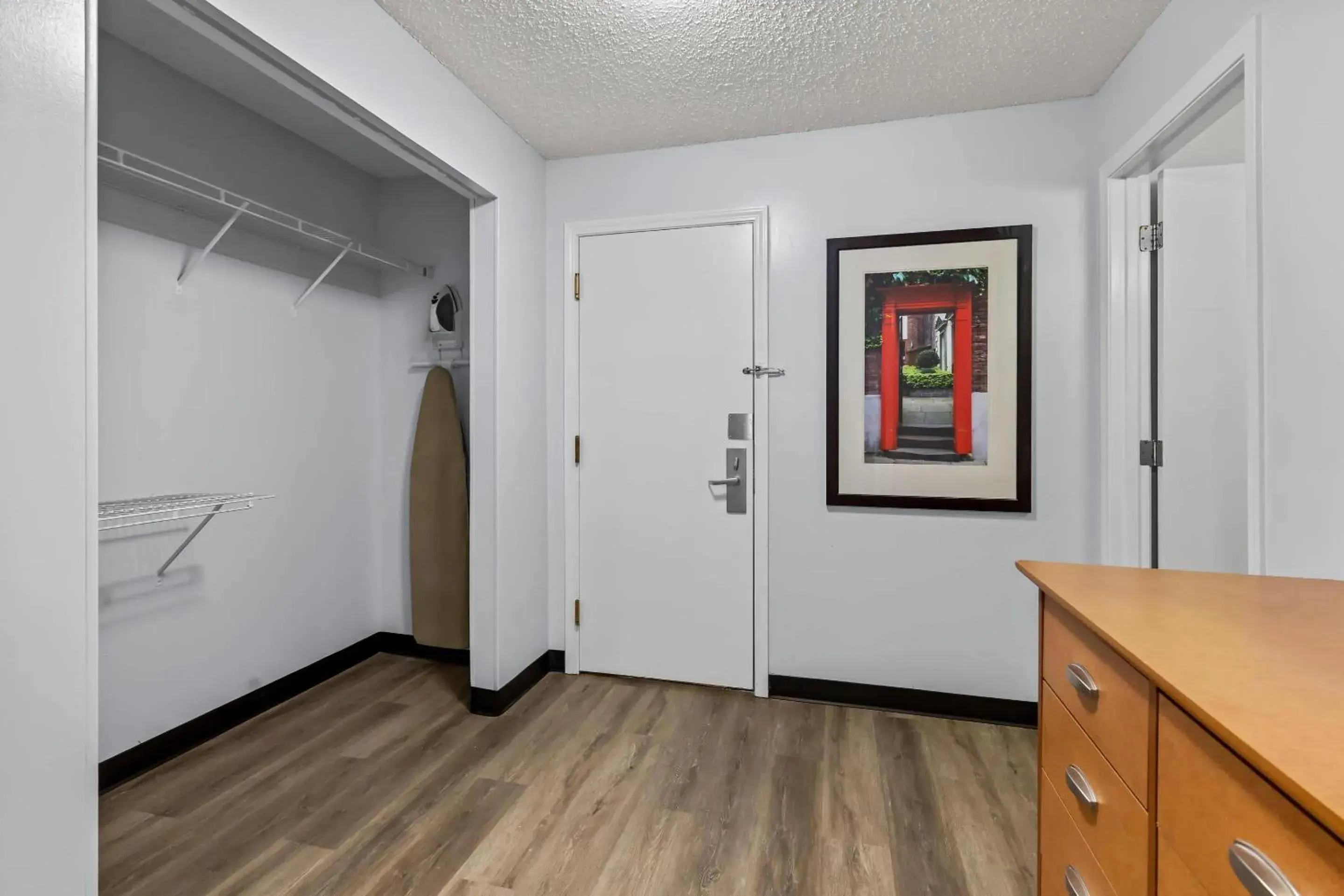 Bedroom in Suburban Studios Brentwood - Nashville Bedroom in Suburban Studios Brentwood - Nashville