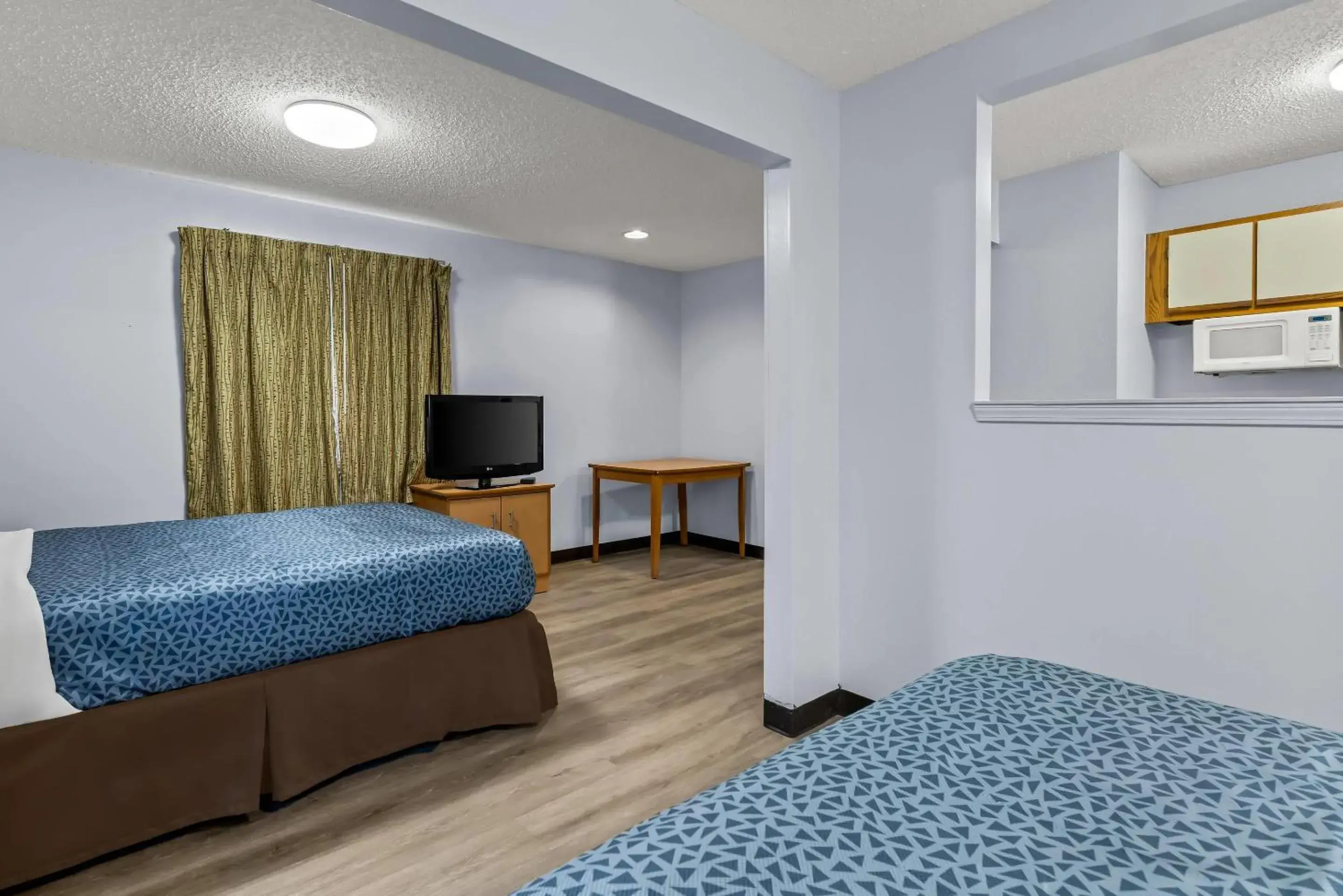 Bed in Suburban Studios Brentwood - Nashville Bed in Suburban Studios Brentwood - Nashville