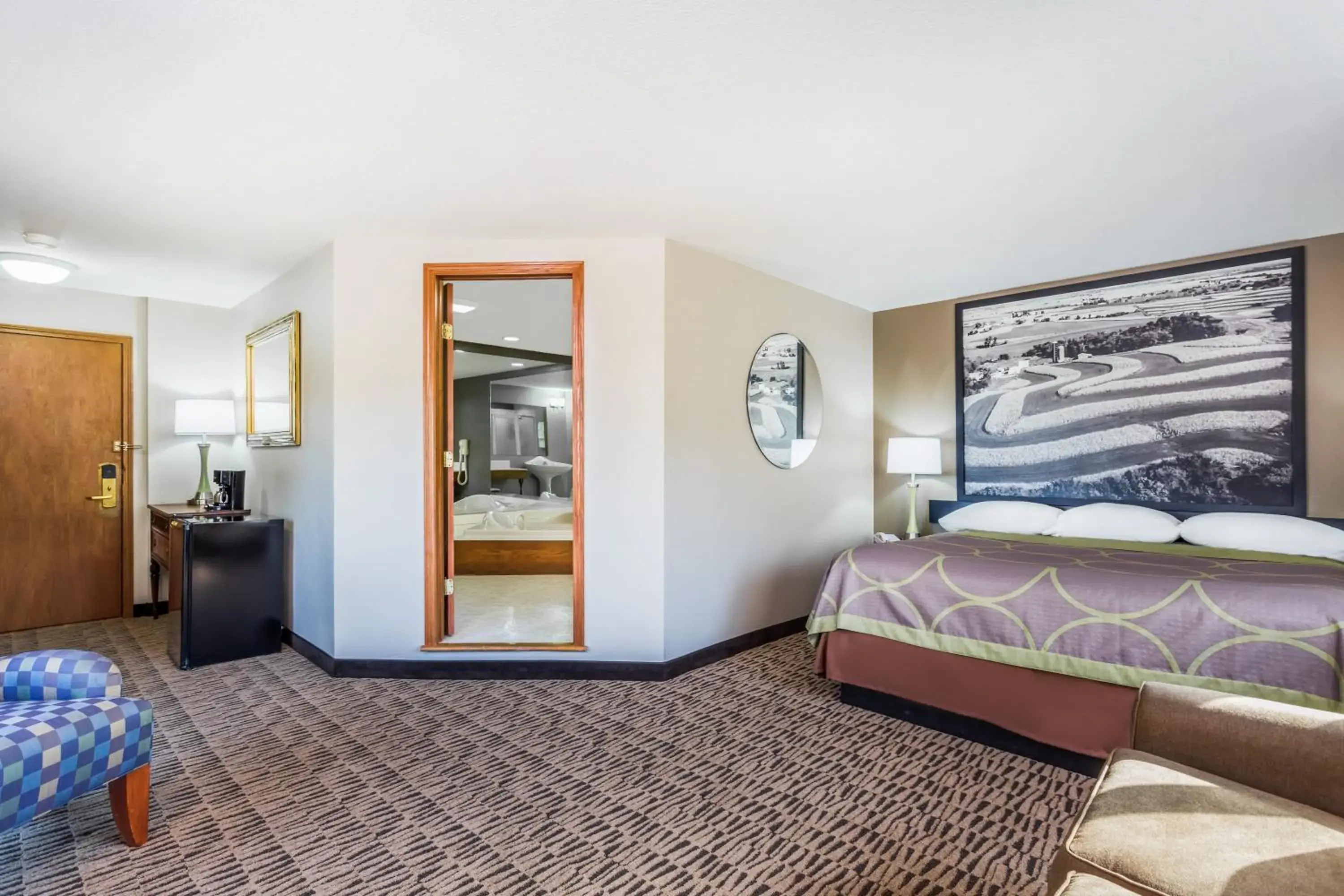 King Suite- Non-Smoking in Super 8 by Wyndham Platteville King Suite- Non-Smoking in Super 8 by Wyndham Platteville