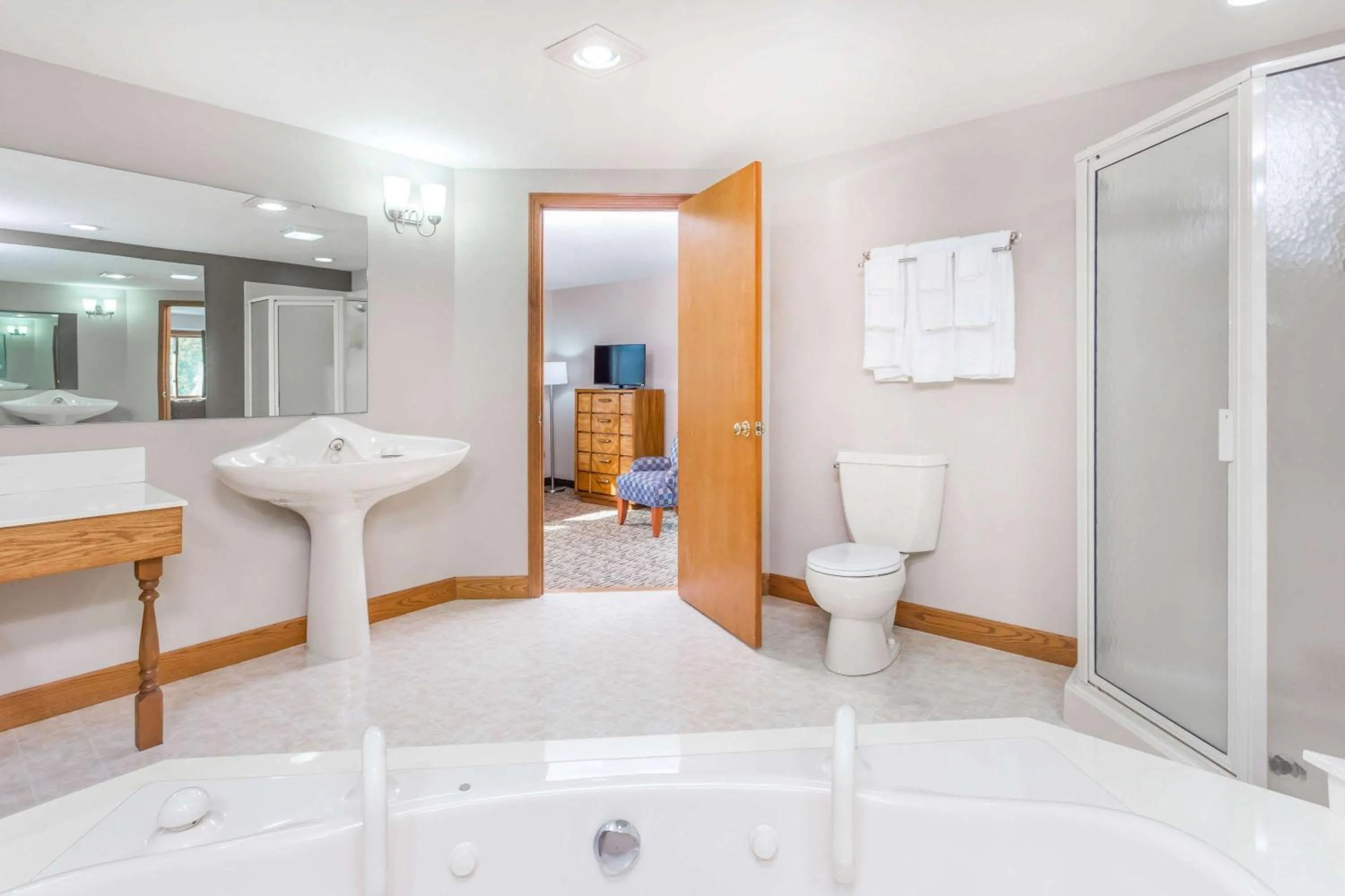 Bathroom in Super 8 by Wyndham Platteville