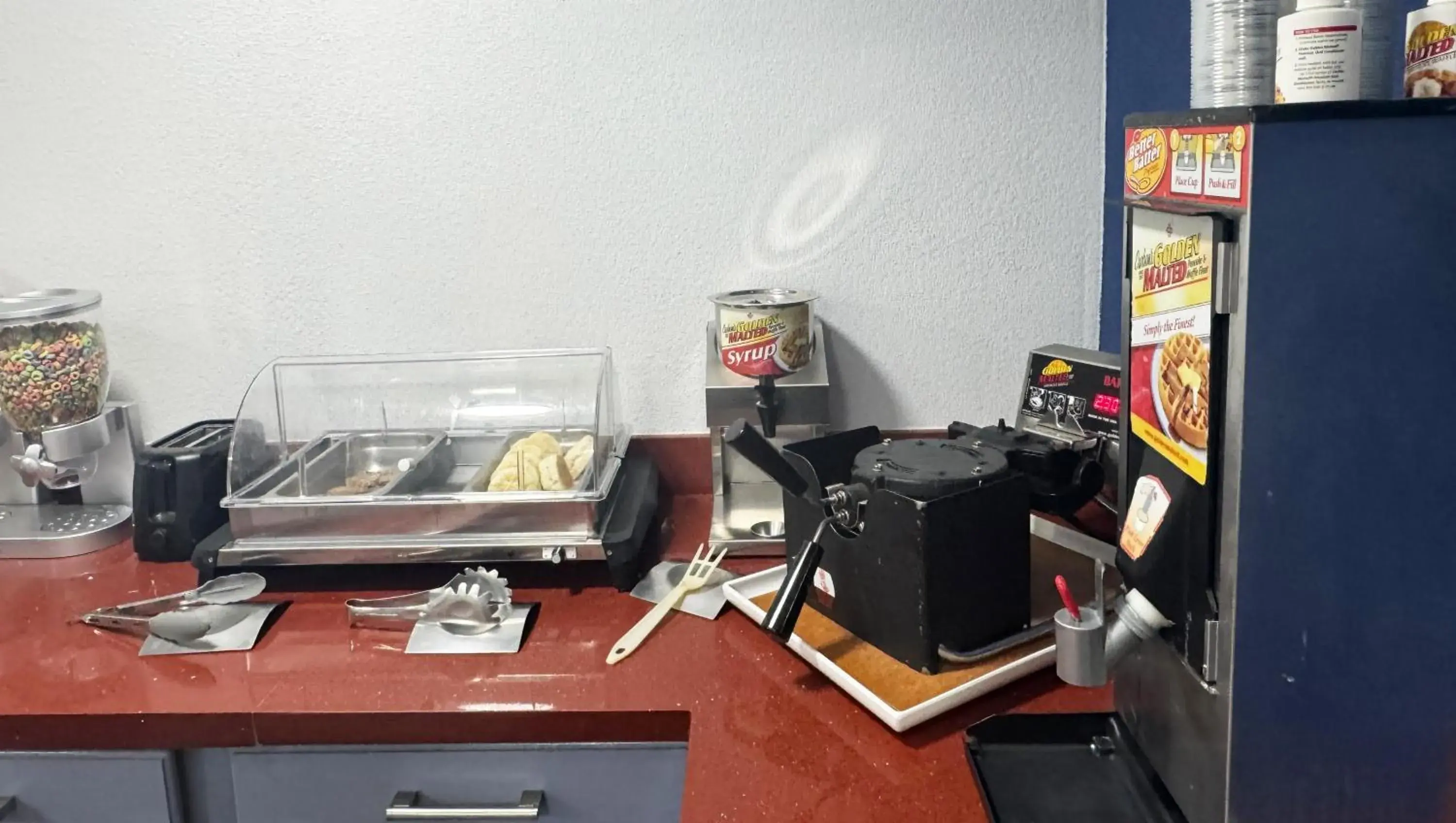 Breakfast in Xecutive Inn and Suites Breakfast in Xecutive Inn and Suites