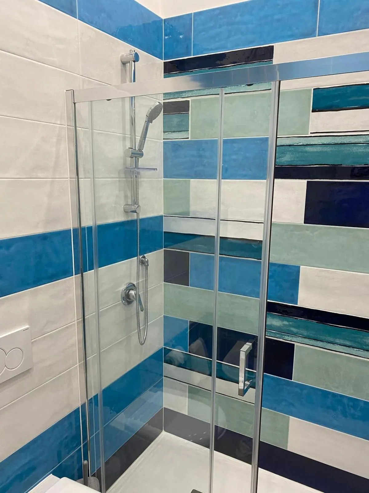 Shower in CANELLI HOUSE SORRENTO