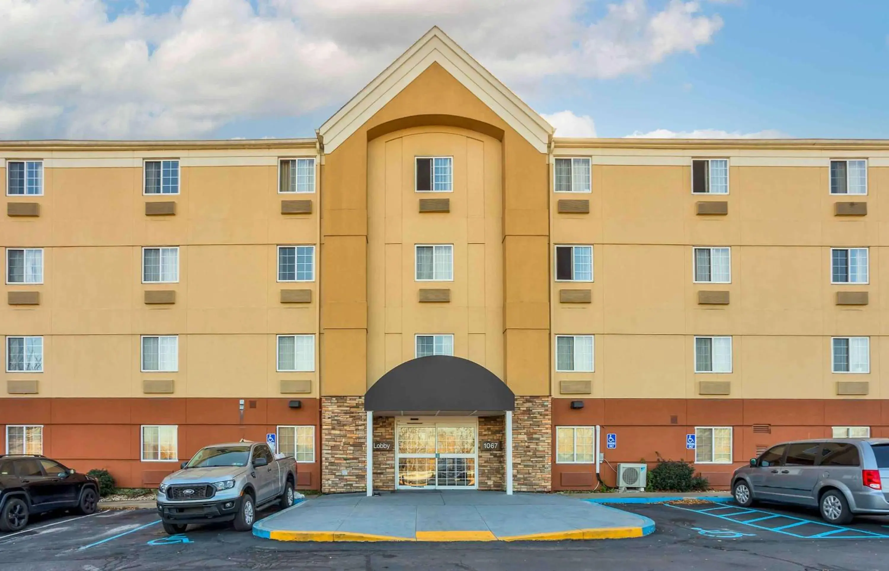 Property building in Extended Stay America Select Suites - Wilkes - Barre - Scranton Property building in Extended Stay America Select Suites - Wilkes - Barre - Scranton