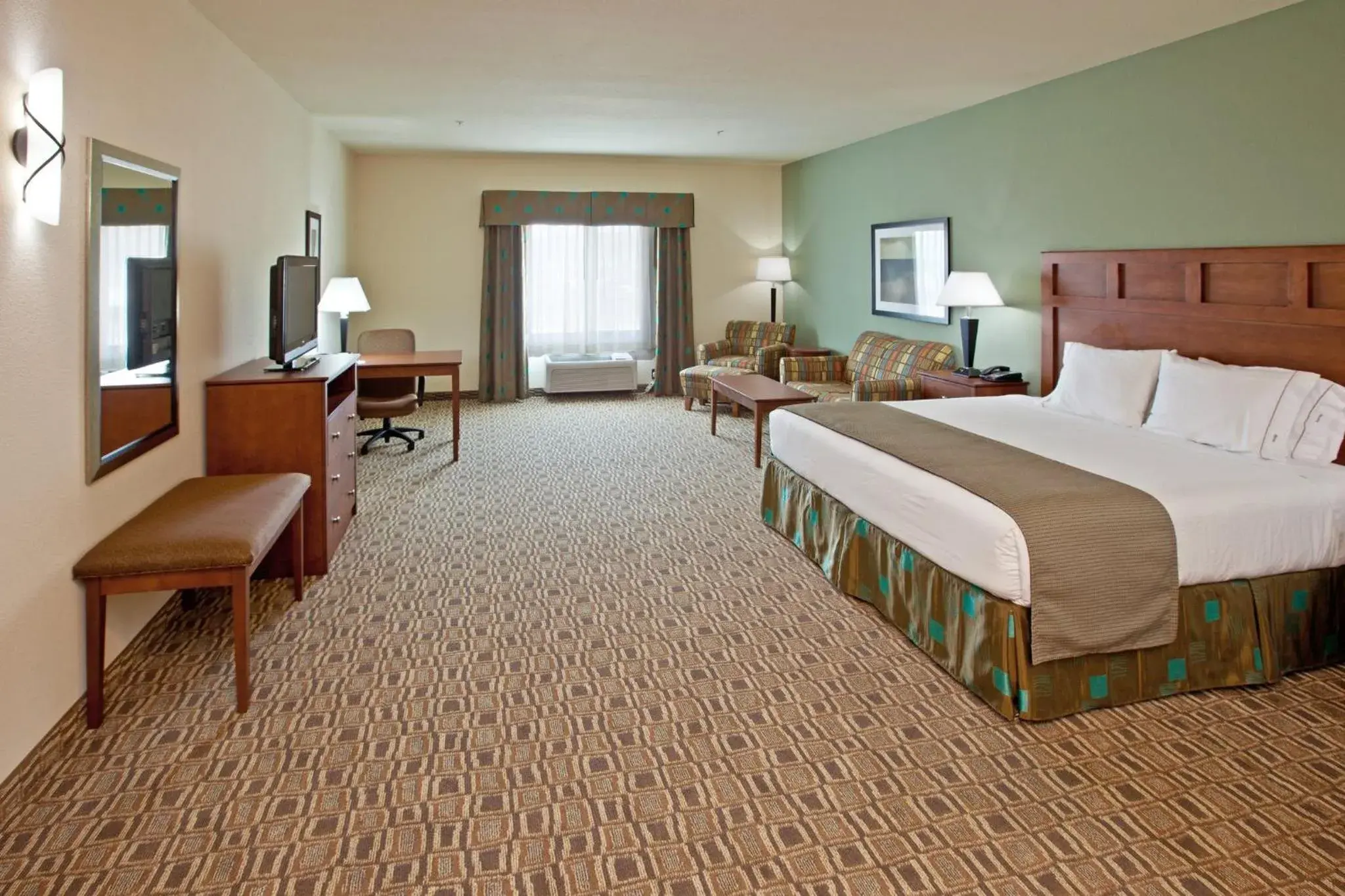 Photo of the whole room, Bed in Holiday Inn Express & Suites Ripley by IHG Photo of the whole room, Bed in Holiday Inn Express & Suites Ripley by IHG