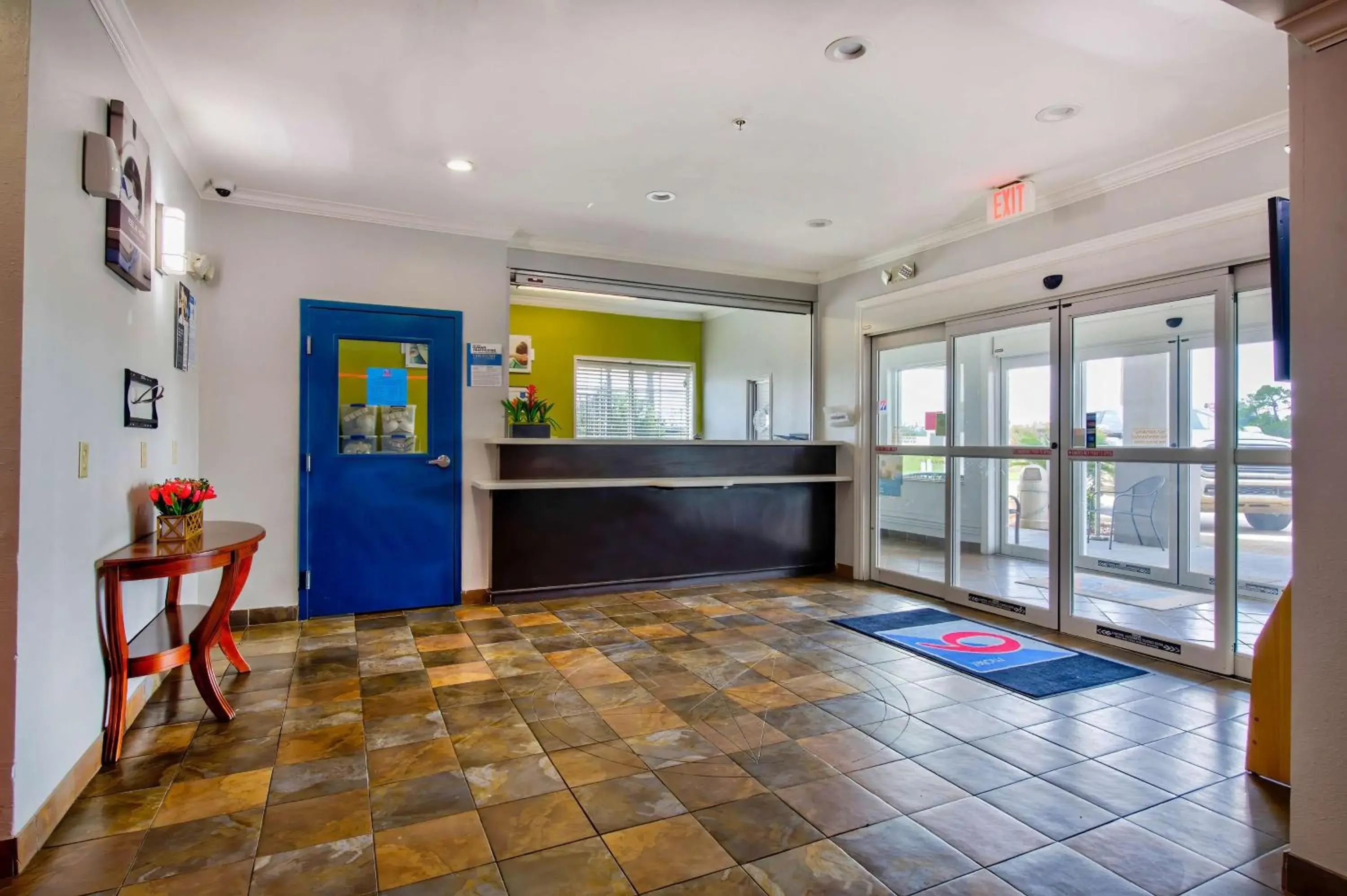 Lobby or reception in Studio 6-Sulphur, LA Lobby or reception in Studio 6-Sulphur, LA