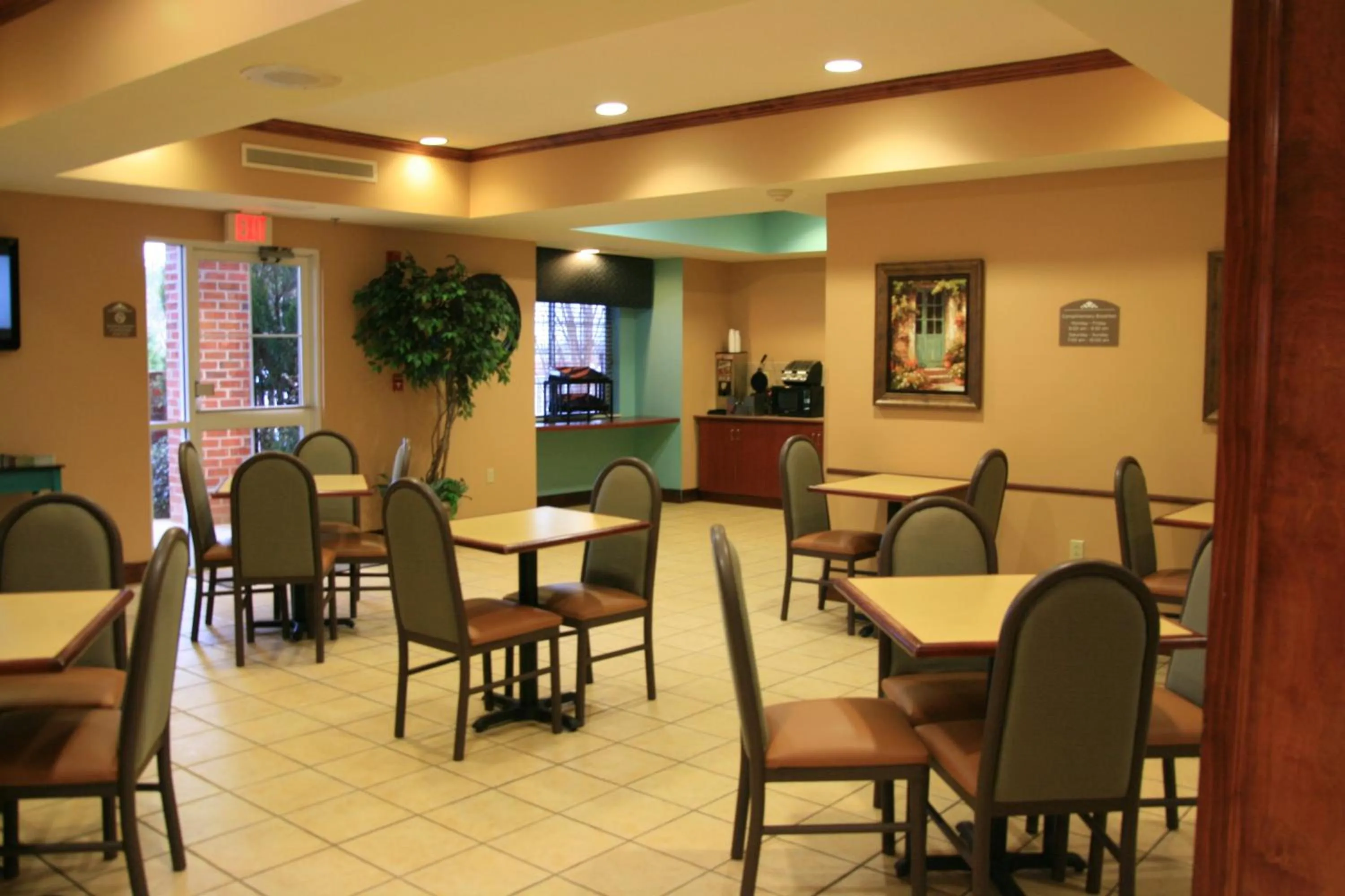 Dining area, Restaurant/Places to Eat in Microtel Inn & Suites by Wyndham Starkville