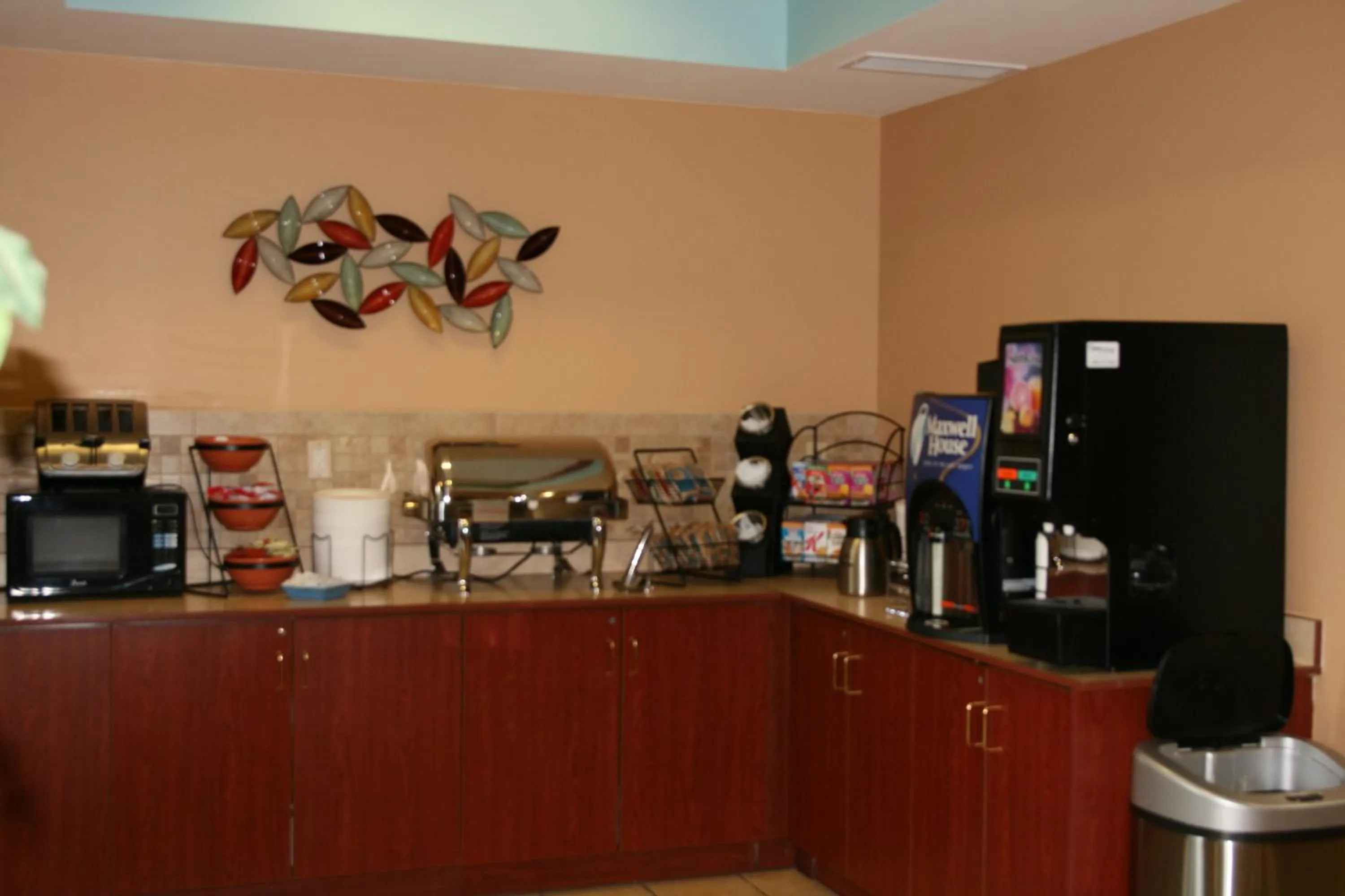 Food and drinks in Microtel Inn & Suites by Wyndham Starkville