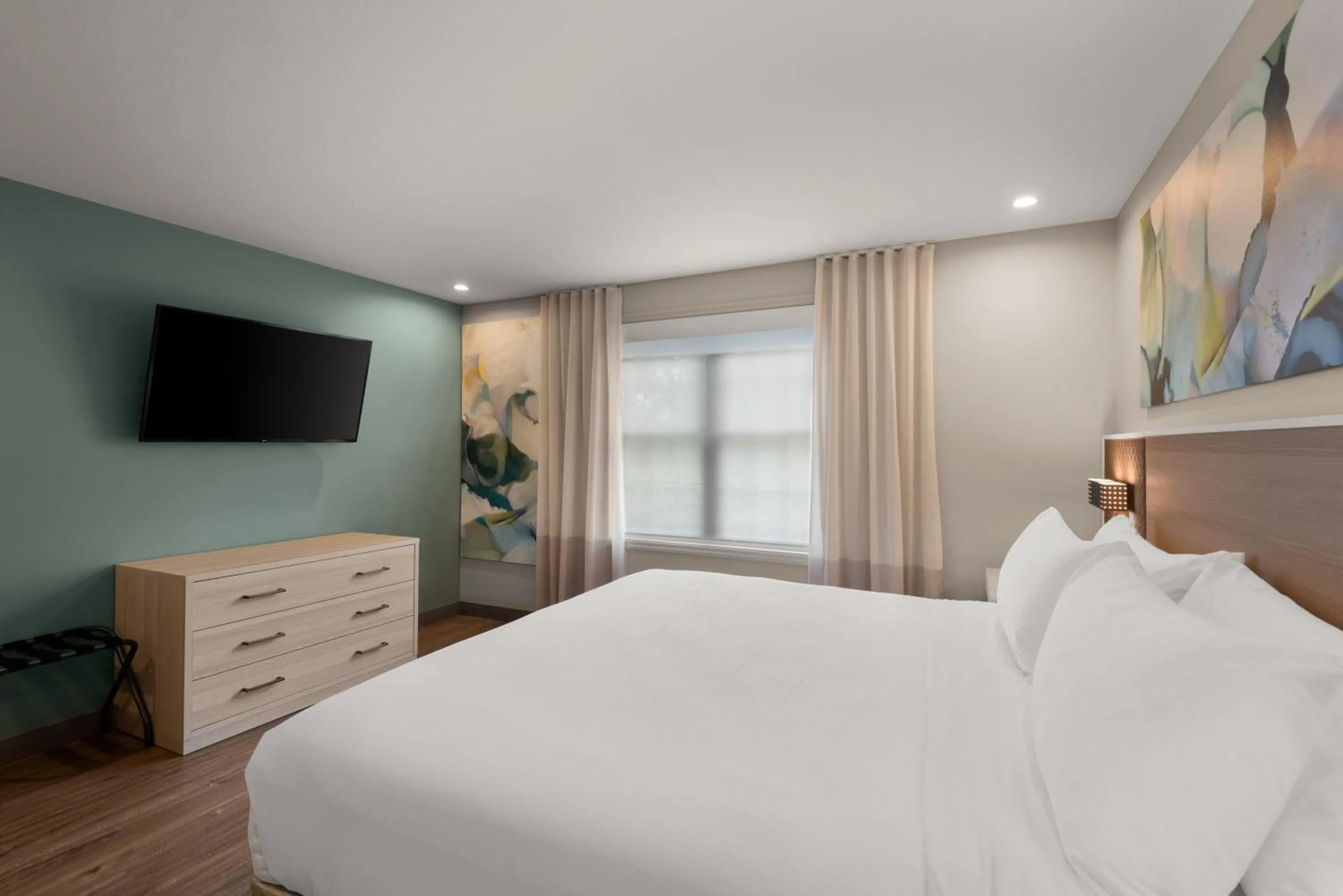 Bed in Wyndham Garden Galena Hotel & Day Spa