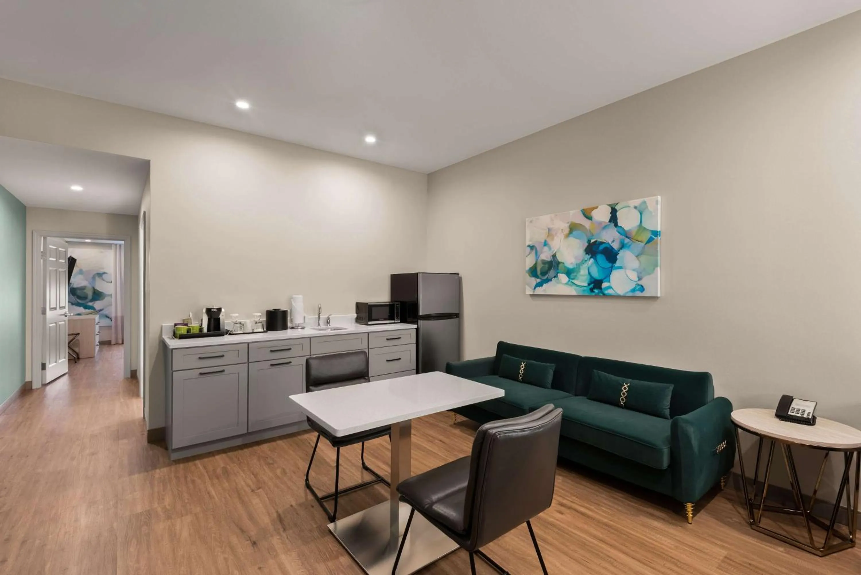 Kitchen or kitchenette in Wyndham Garden Galena Hotel & Day Spa