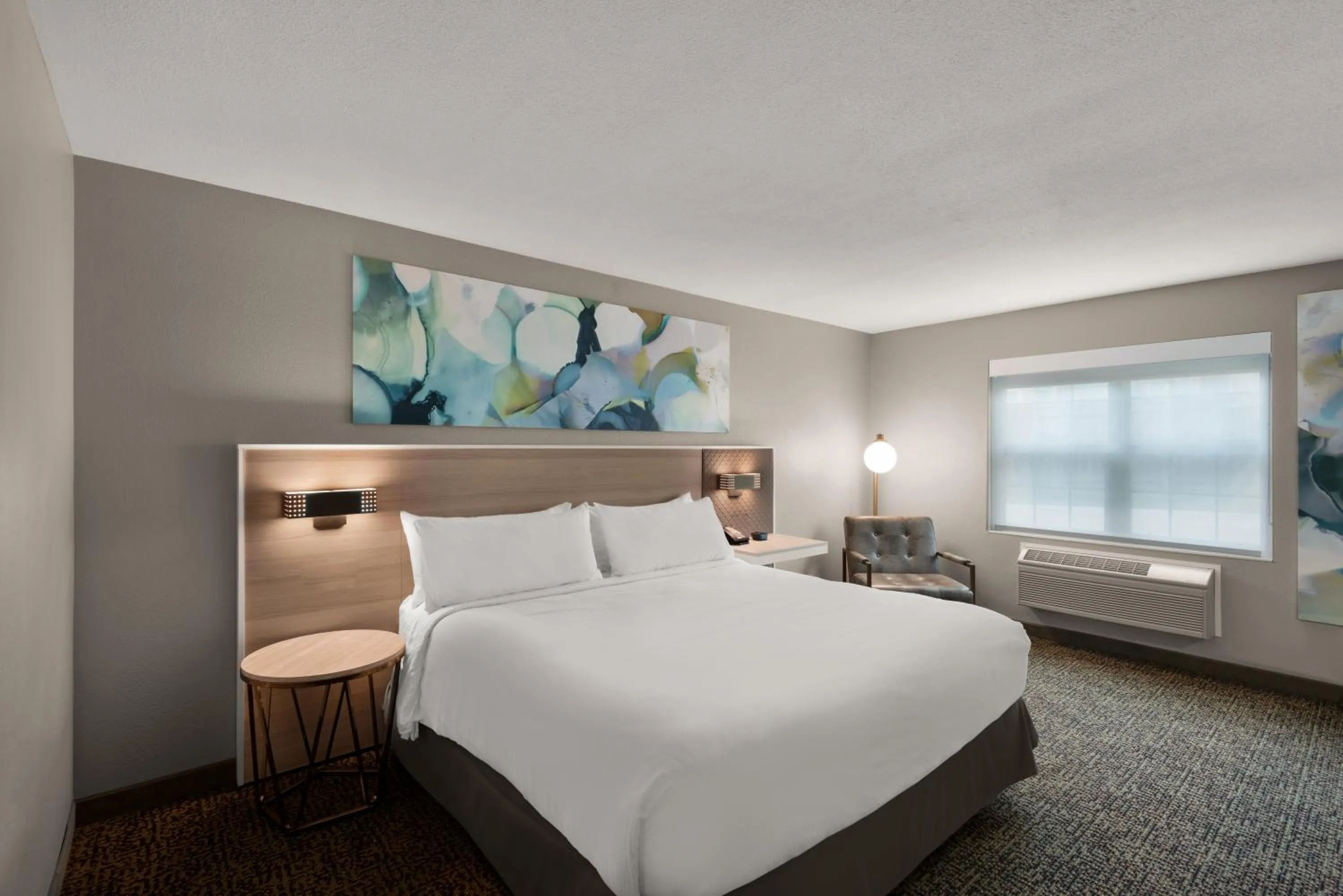 Bed in Wyndham Garden Galena Hotel & Day Spa