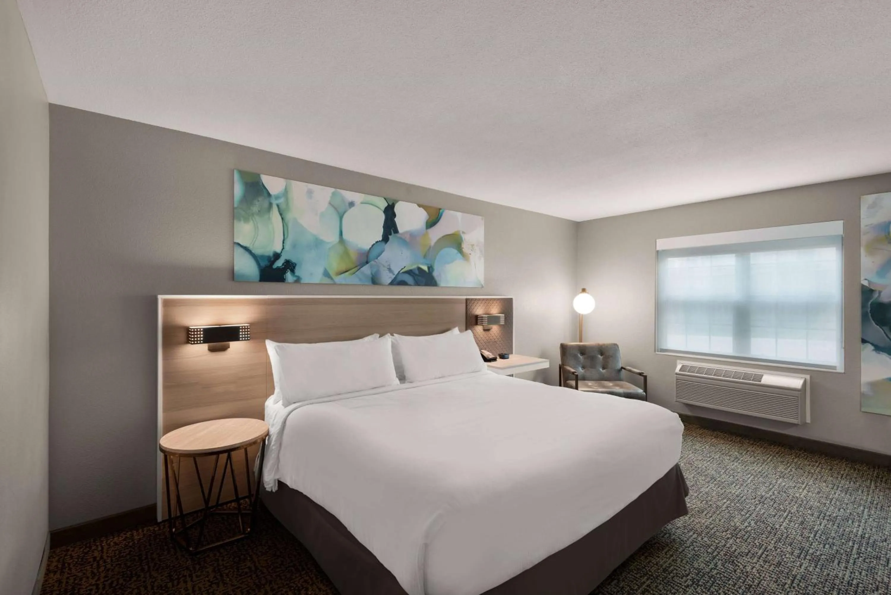 Photo of the whole room, Bed in Wyndham Garden Galena Hotel & Day Spa