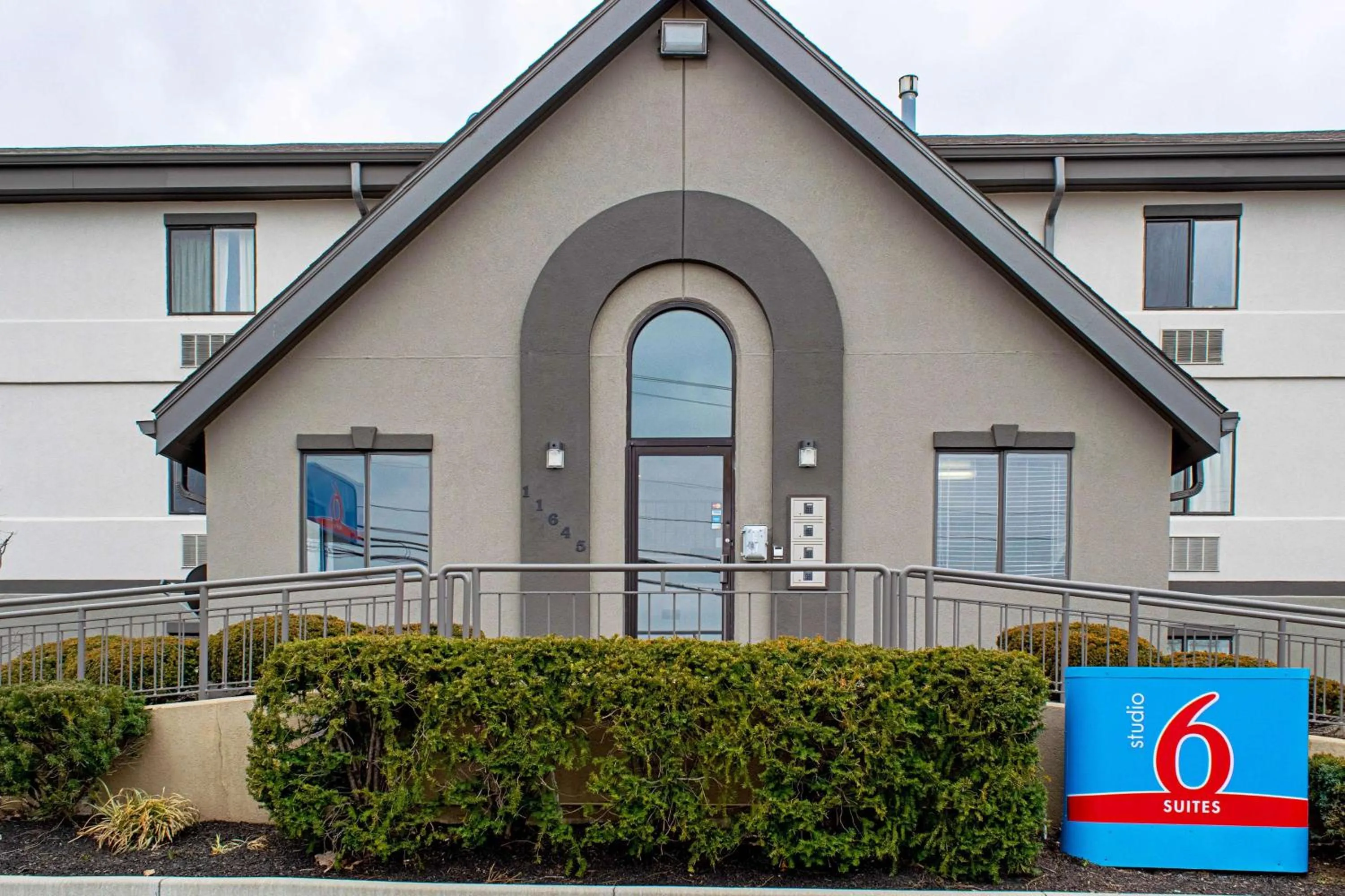 Property building in Welcome Suites Springdale