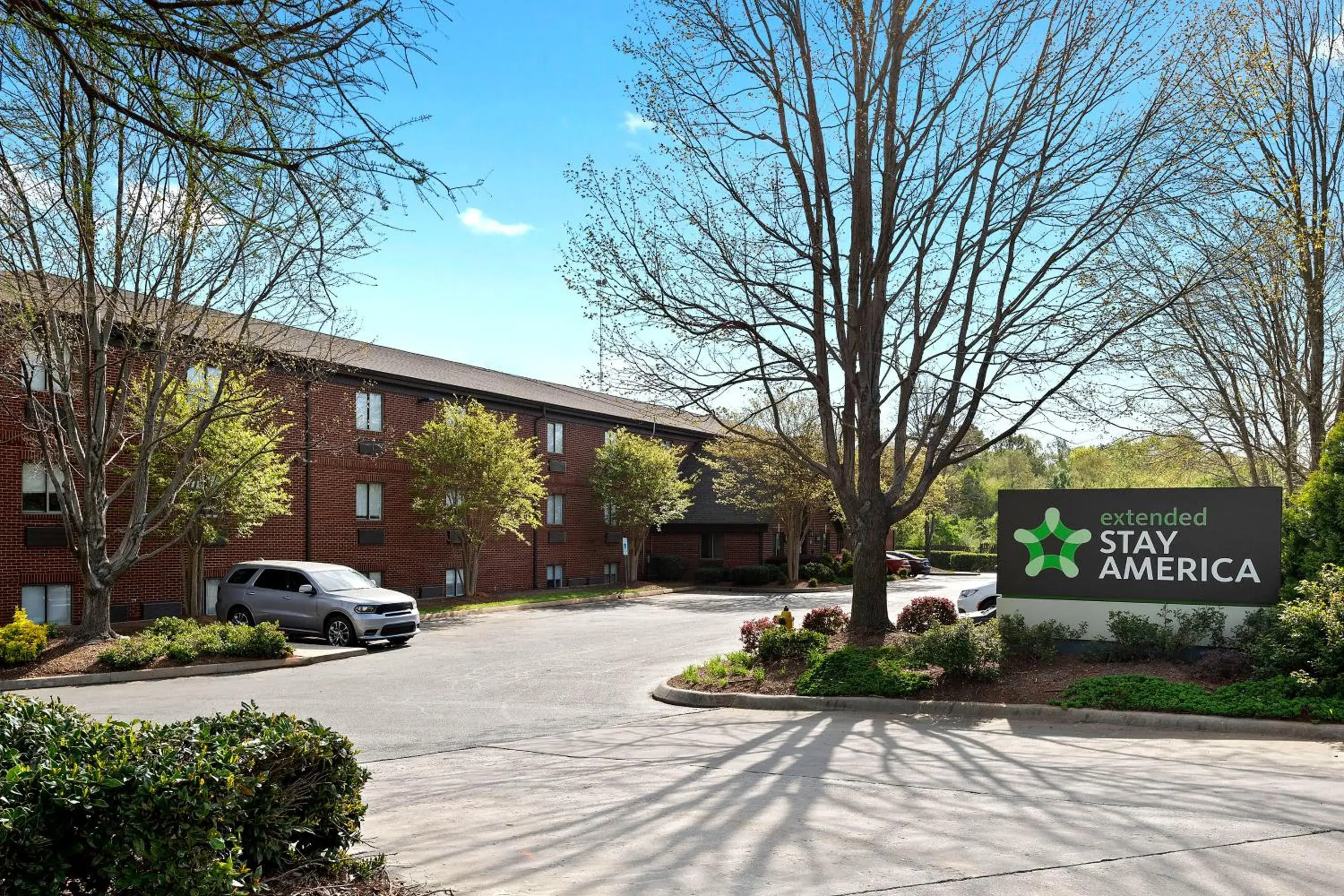 Property Building in Extended Stay America Select Suites - Charlotte - University Place - E McCullough Dr