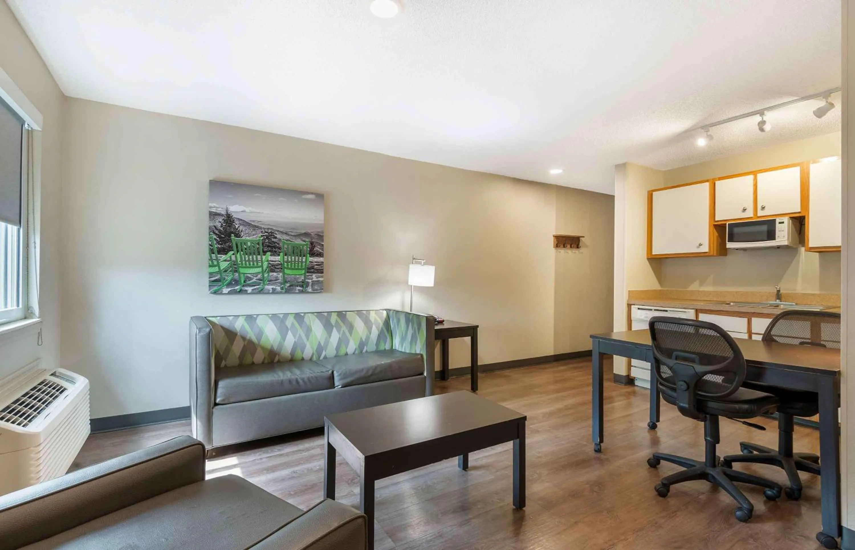 Bedroom, Seating Area in Extended Stay America Select Suites - Charlotte - University Place - E McCullough Dr