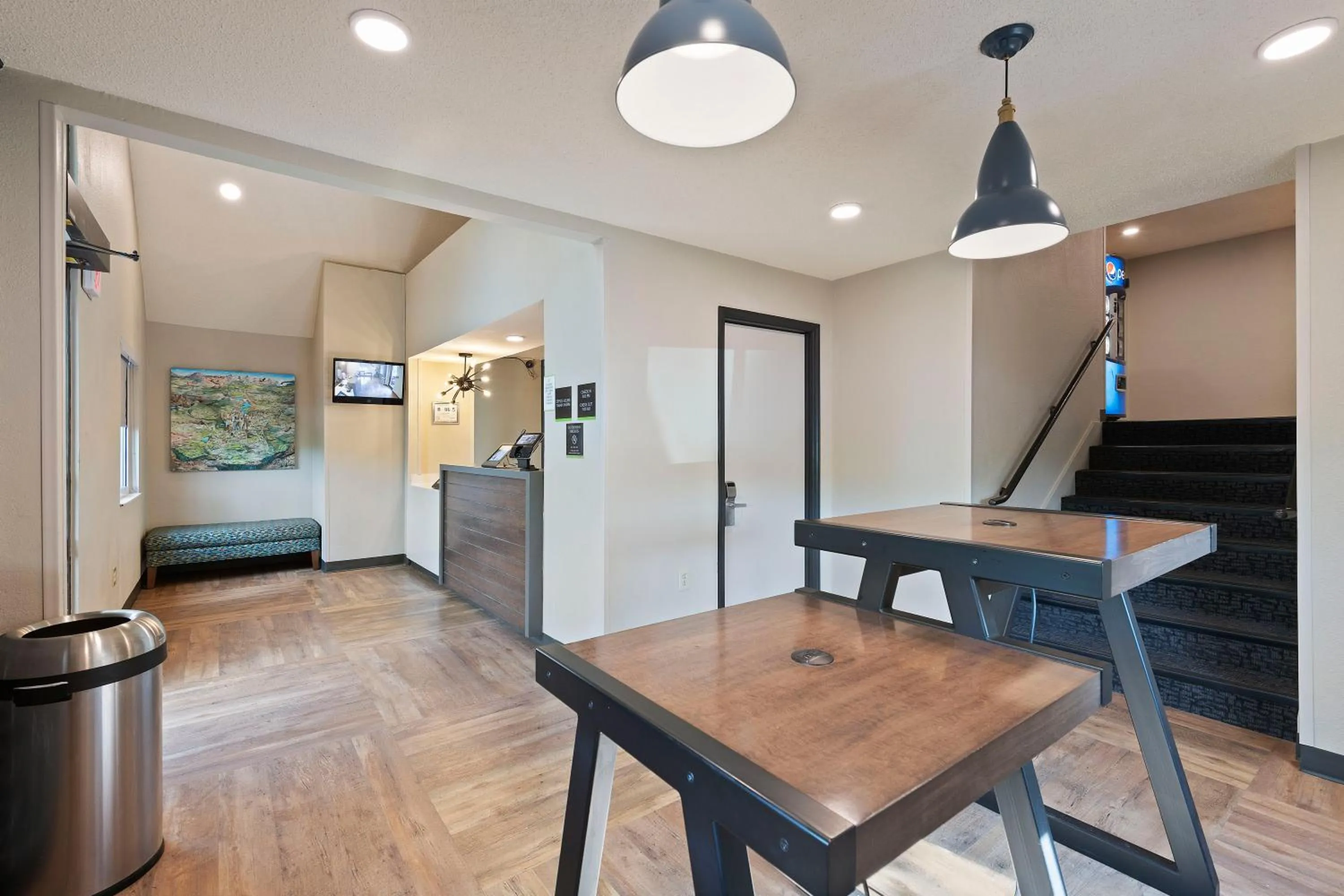 Lobby or reception, Dining Area in Extended Stay America Select Suites - Charlotte - University Place - E McCullough Dr